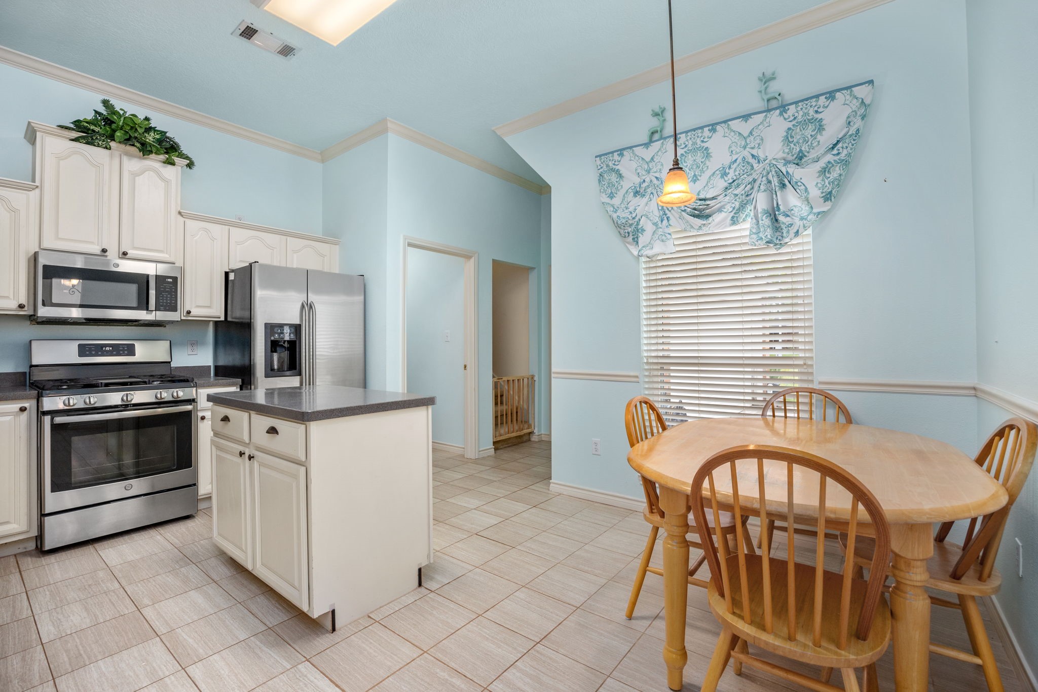 12318 E River Run Drive , Mont Belvieu, TX, 77523 | 45191761 | Realty Texas LLC