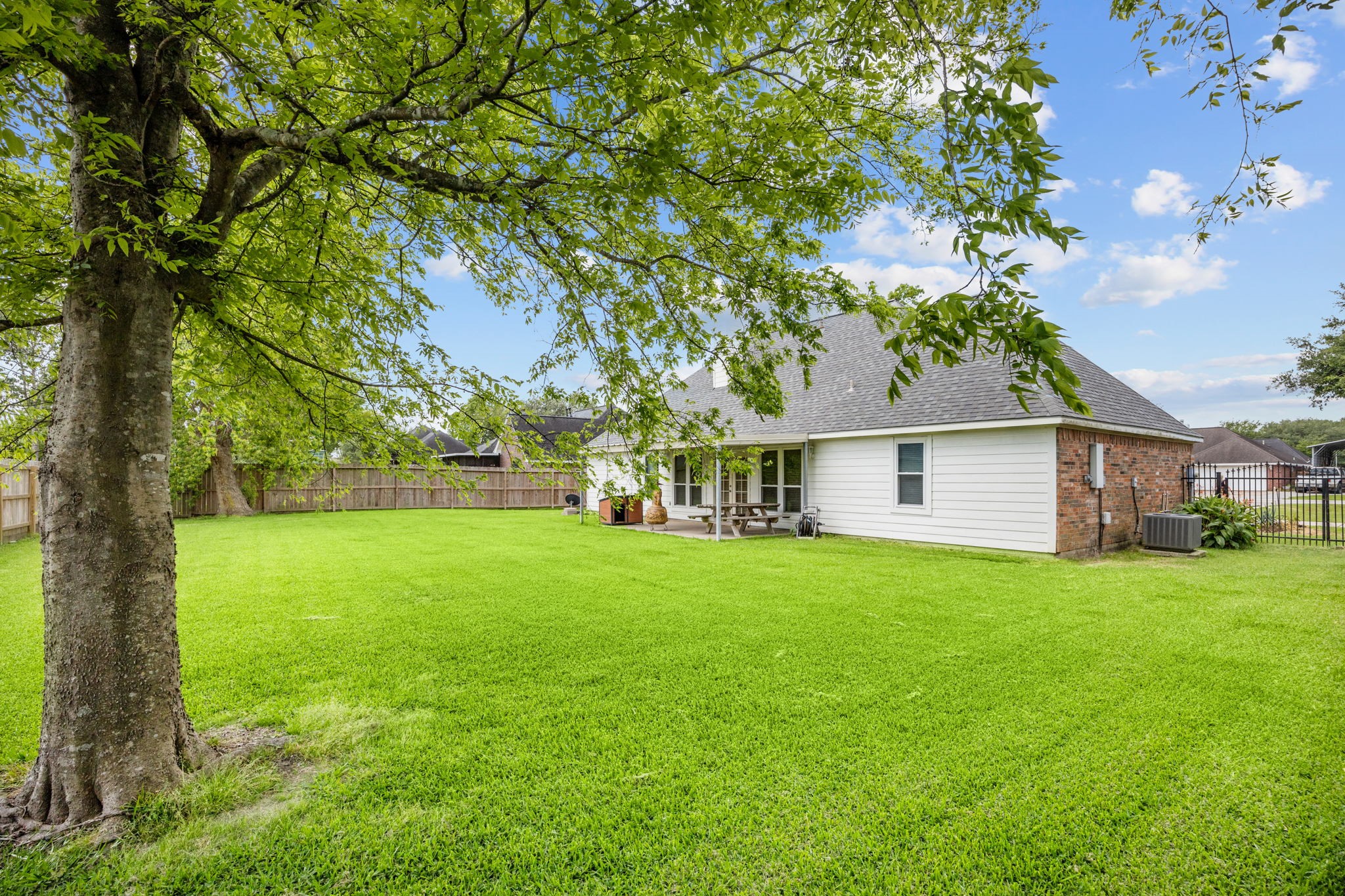 12318 E River Run Drive , Mont Belvieu, TX, 77523 | 45191761 | Realty Texas LLC