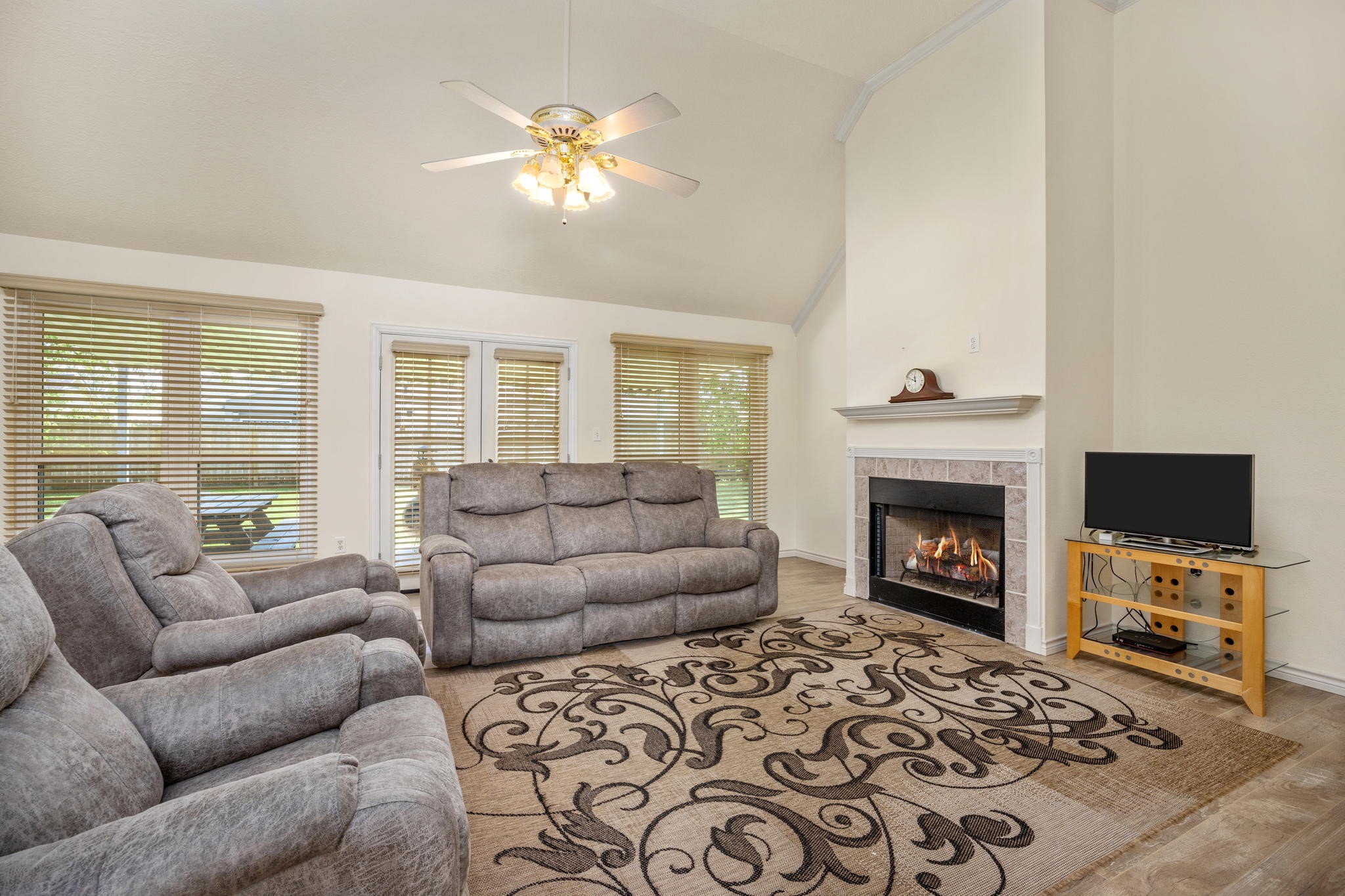 12318 E River Run Drive , Mont Belvieu, TX, 77523 | 45191761 | Realty Texas LLC