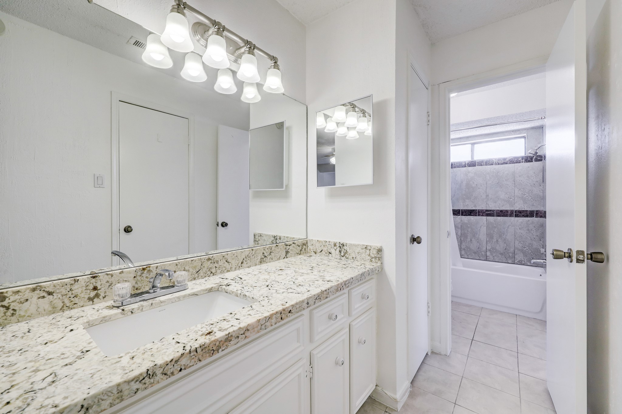 13804 HOLLOWGREEN Drive 33/308 , Houston, TX, 77082 | 49771237 | Realty Texas LLC