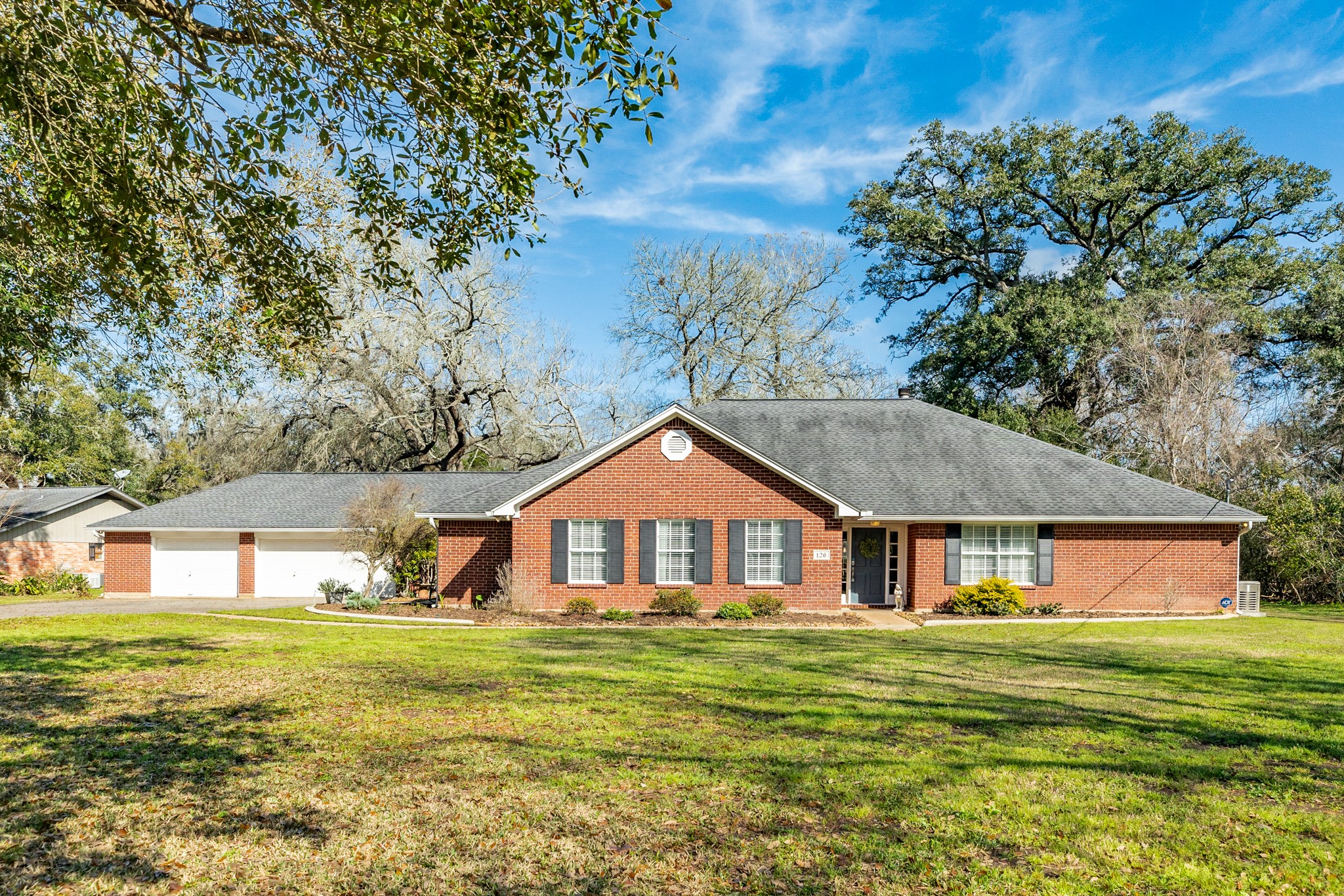 126 Sleepy Hollow Drive , Lake Jackson, TX, 77566 | 67355223 | Realty Texas LLC