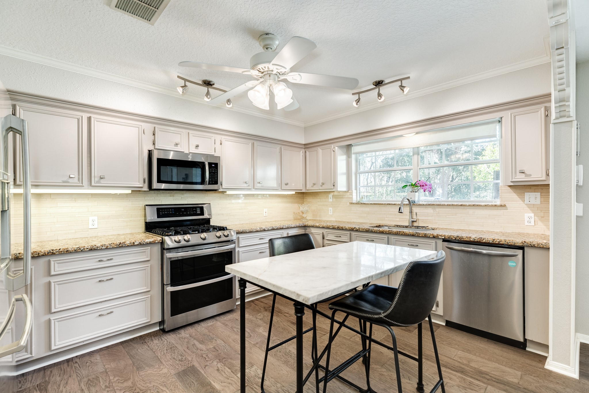 126 Sleepy Hollow Drive , Lake Jackson, TX, 77566 | 67355223 | Realty Texas LLC