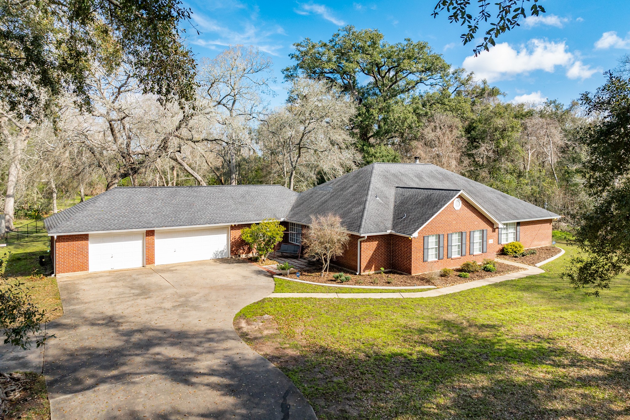 126 Sleepy Hollow Drive , Lake Jackson, TX, 77566 | 67355223 | Realty Texas LLC