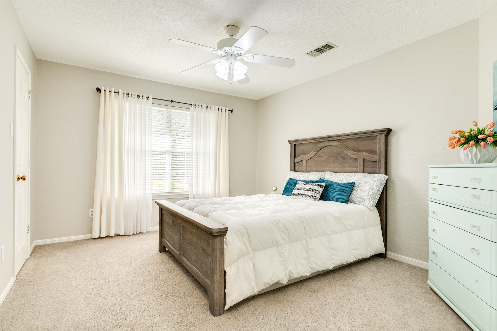 126 Sleepy Hollow Drive , Lake Jackson, TX, 77566 | 67355223 | Realty Texas LLC