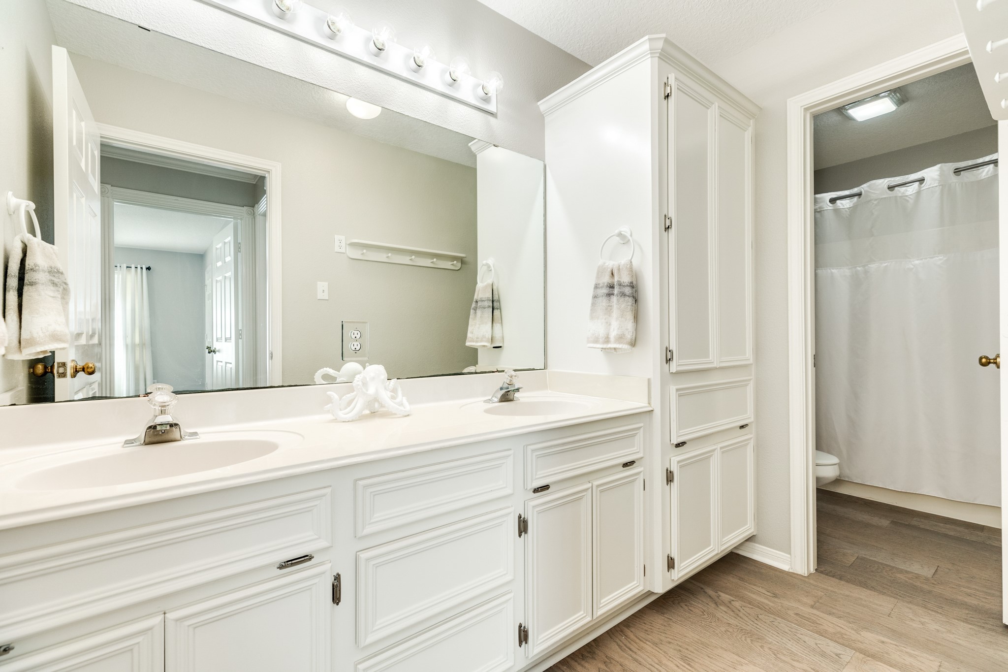 126 Sleepy Hollow Drive , Lake Jackson, TX, 77566 | 67355223 | Realty Texas LLC