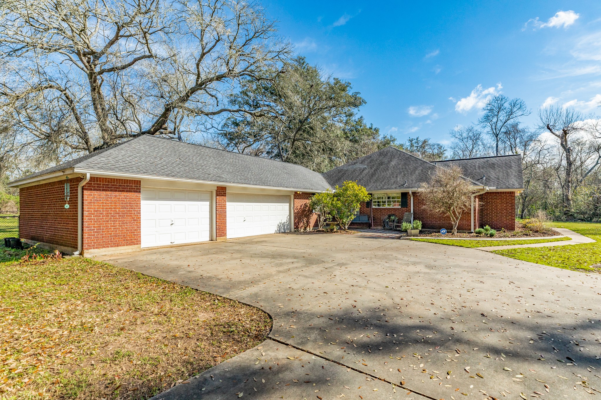 126 Sleepy Hollow Drive , Lake Jackson, TX, 77566 | 67355223 | Realty Texas LLC