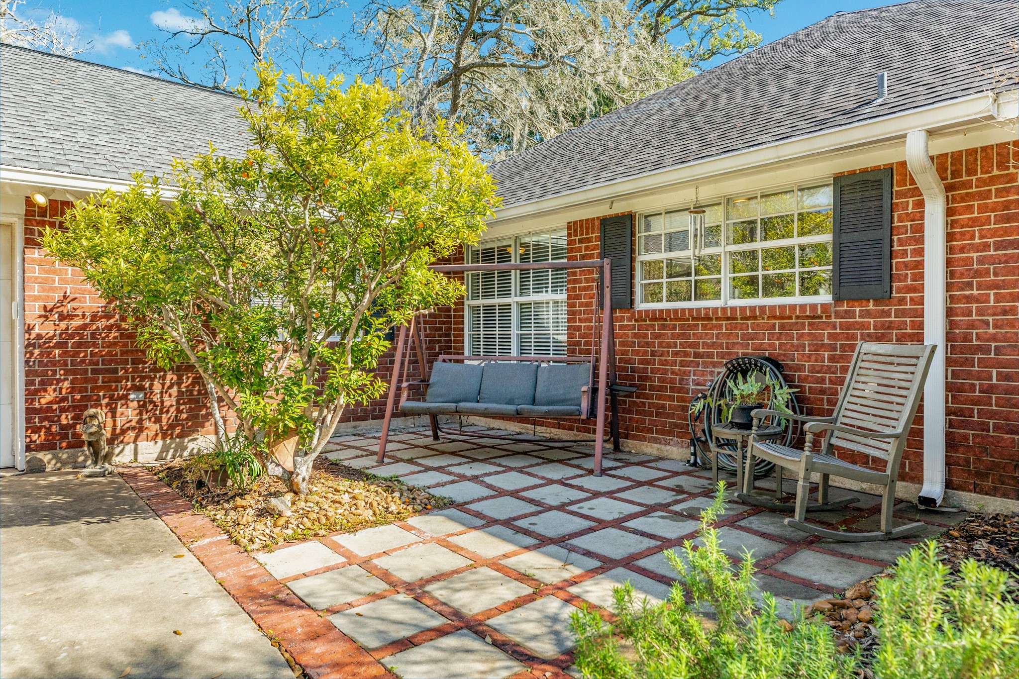126 Sleepy Hollow Drive , Lake Jackson, TX, 77566 | 67355223 | Realty Texas LLC