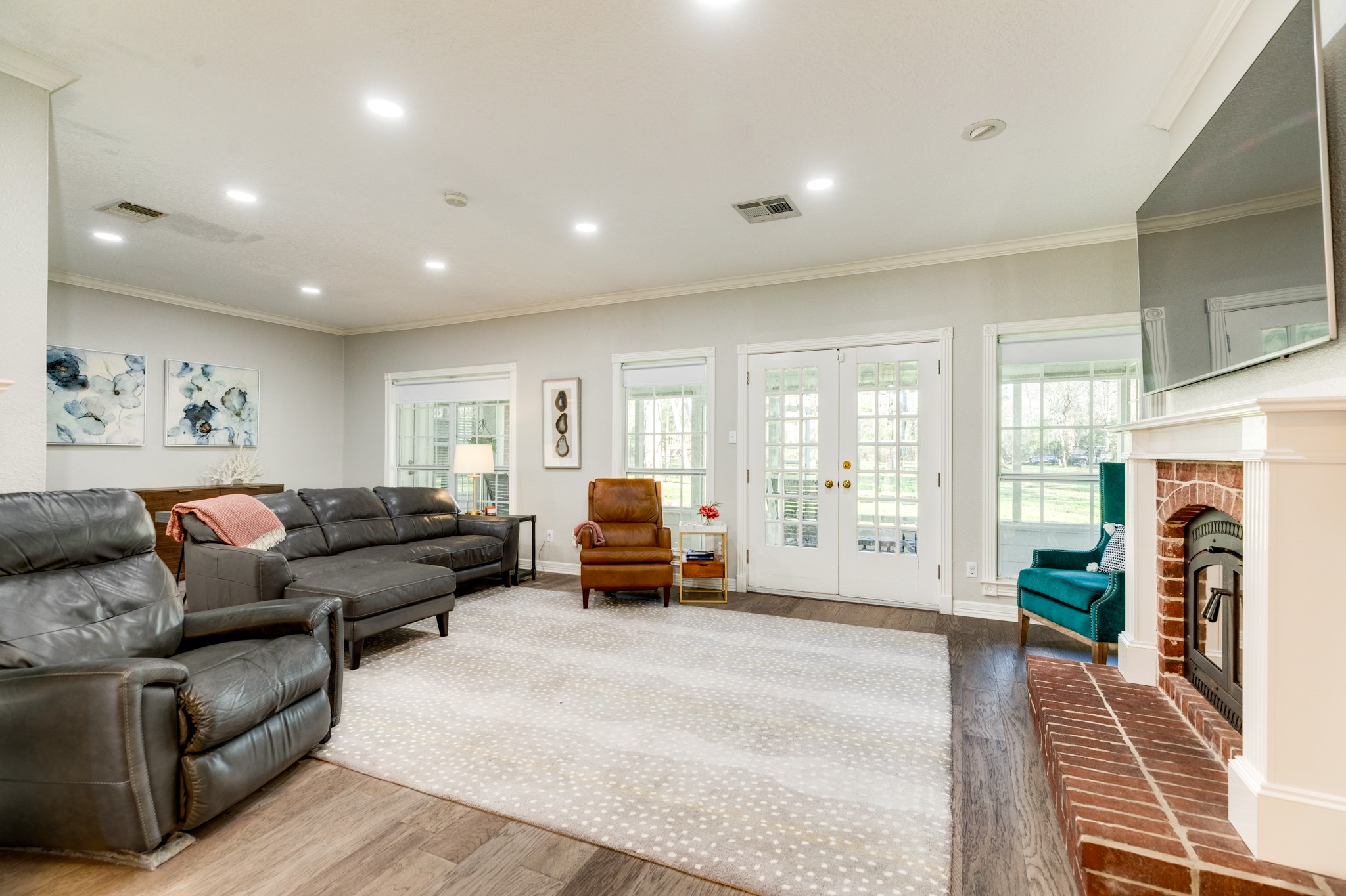 126 Sleepy Hollow Drive , Lake Jackson, TX, 77566 | 67355223 | Realty Texas LLC