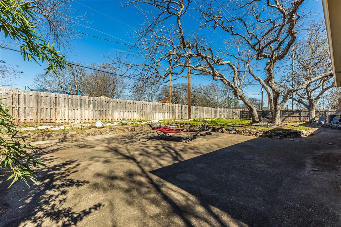 1132 Redondo Drive , Woodway, TX, 76712 | 220840 | Realty Texas LLC