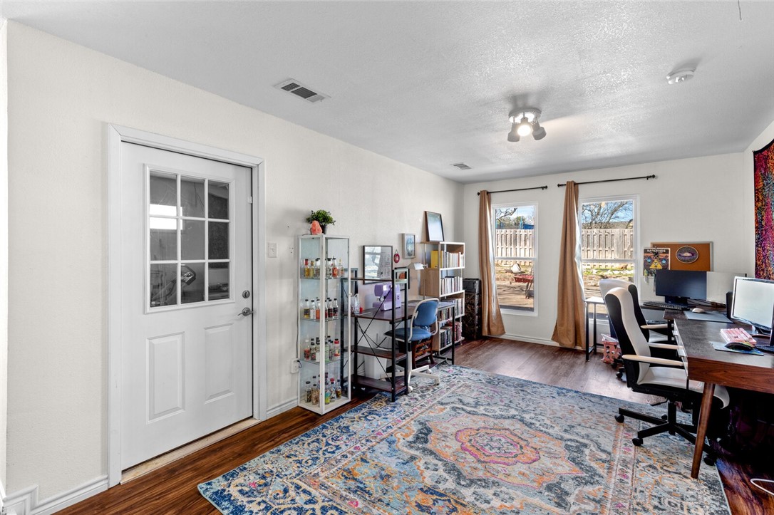 1132 Redondo Drive , Woodway, TX, 76712 | 220840 | Realty Texas LLC