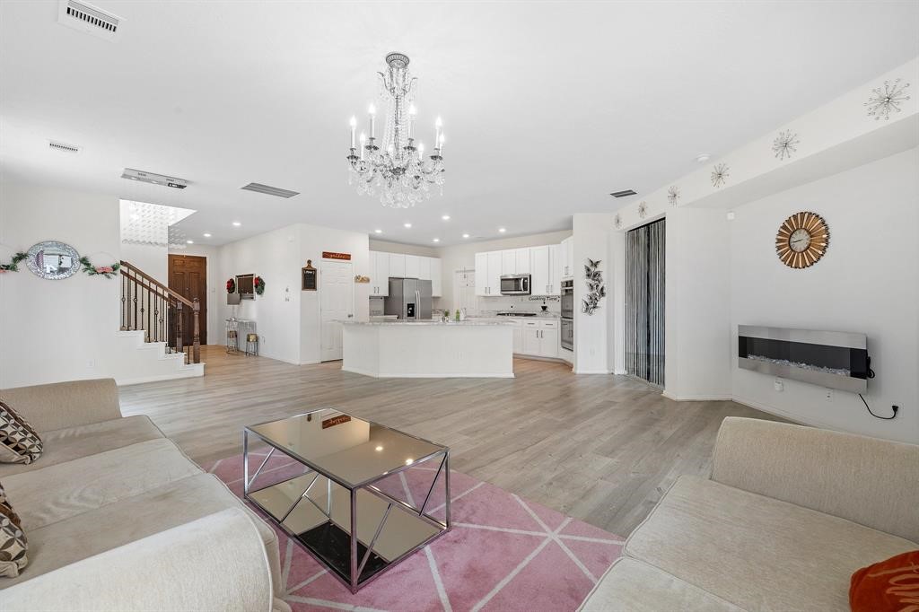 2635 Oakwood Bluff Trail , Houston, TX, 77038 | 31817925 | Realty Texas LLC