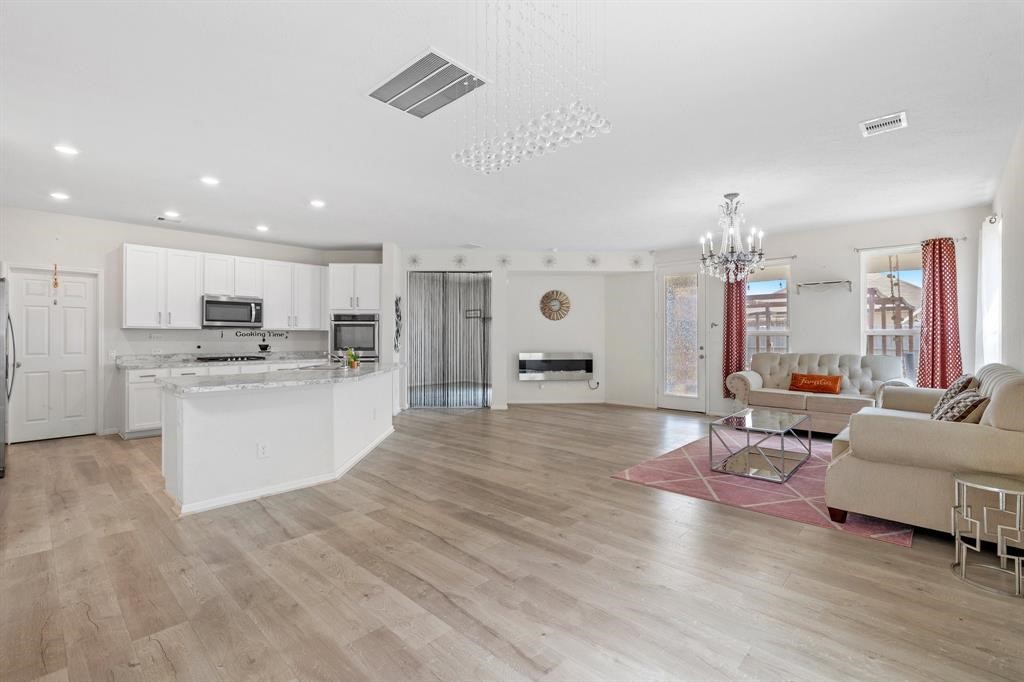 2635 Oakwood Bluff Trail , Houston, TX, 77038 | 31817925 | Realty Texas LLC