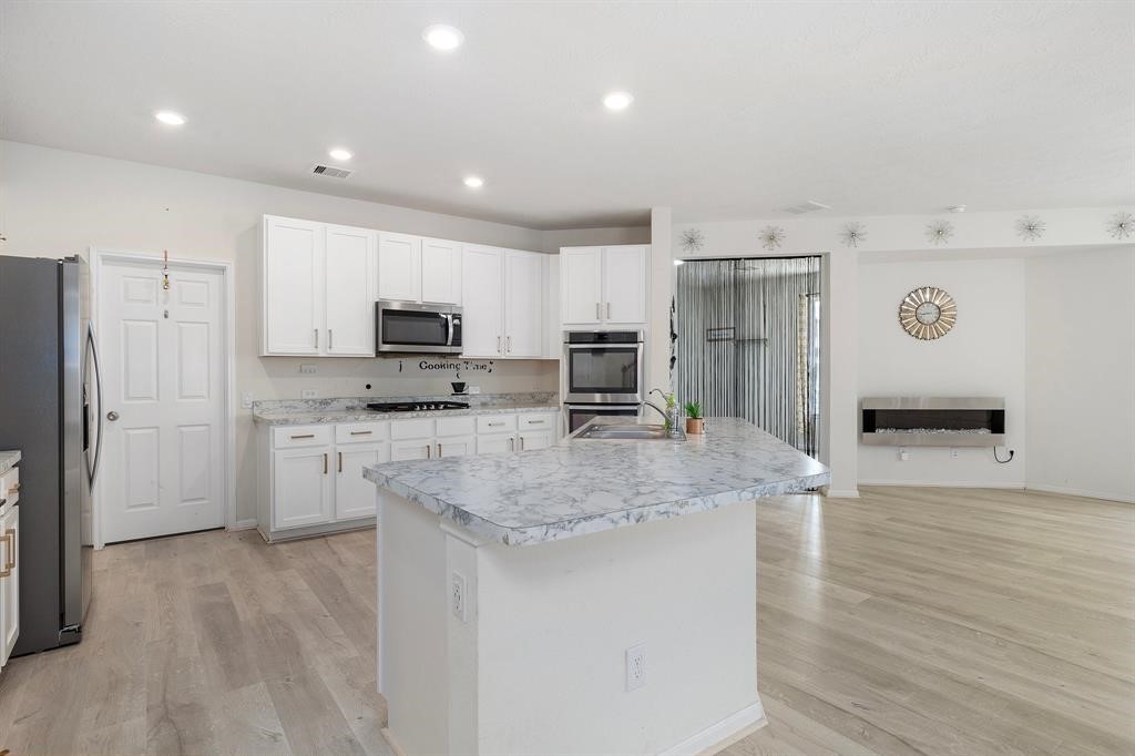 2635 Oakwood Bluff Trail , Houston, TX, 77038 | 31817925 | Realty Texas LLC