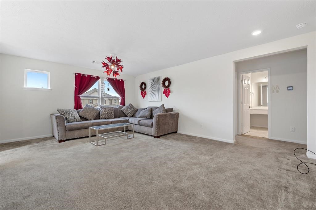 2635 Oakwood Bluff Trail , Houston, TX, 77038 | 31817925 | Realty Texas LLC