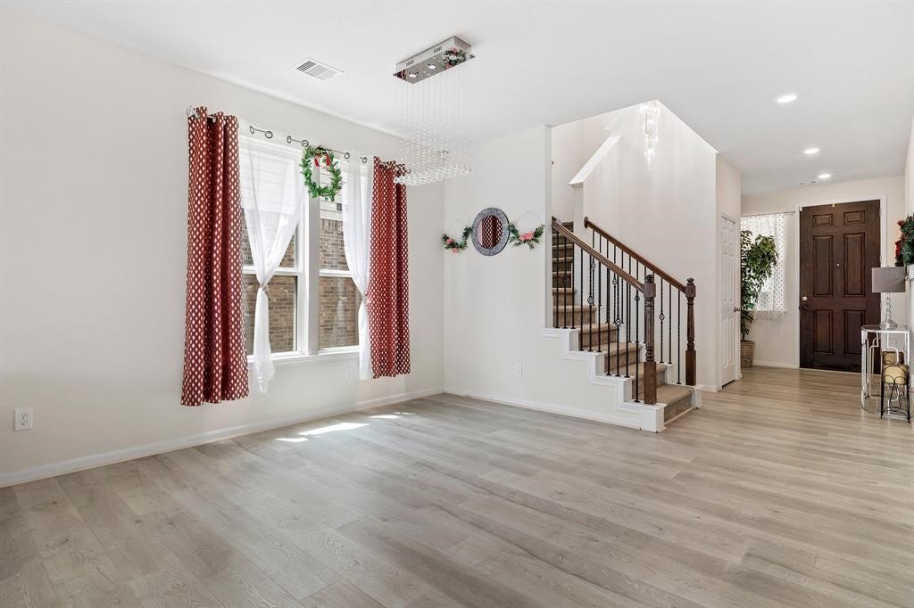 2635 Oakwood Bluff Trail , Houston, TX, 77038 | 31817925 | Realty Texas LLC