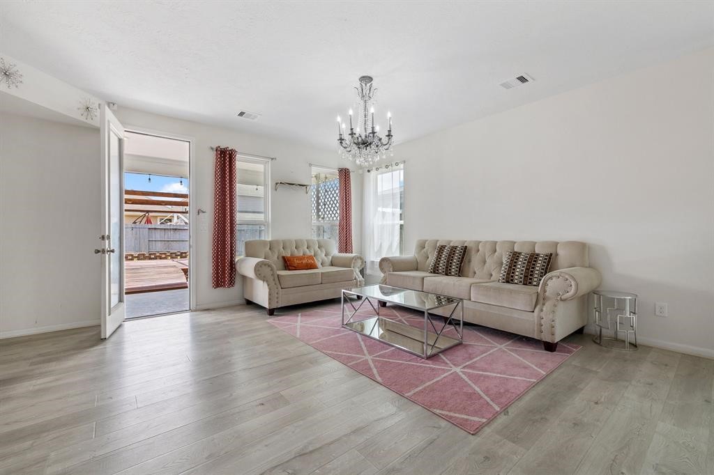 2635 Oakwood Bluff Trail , Houston, TX, 77038 | 31817925 | Realty Texas LLC