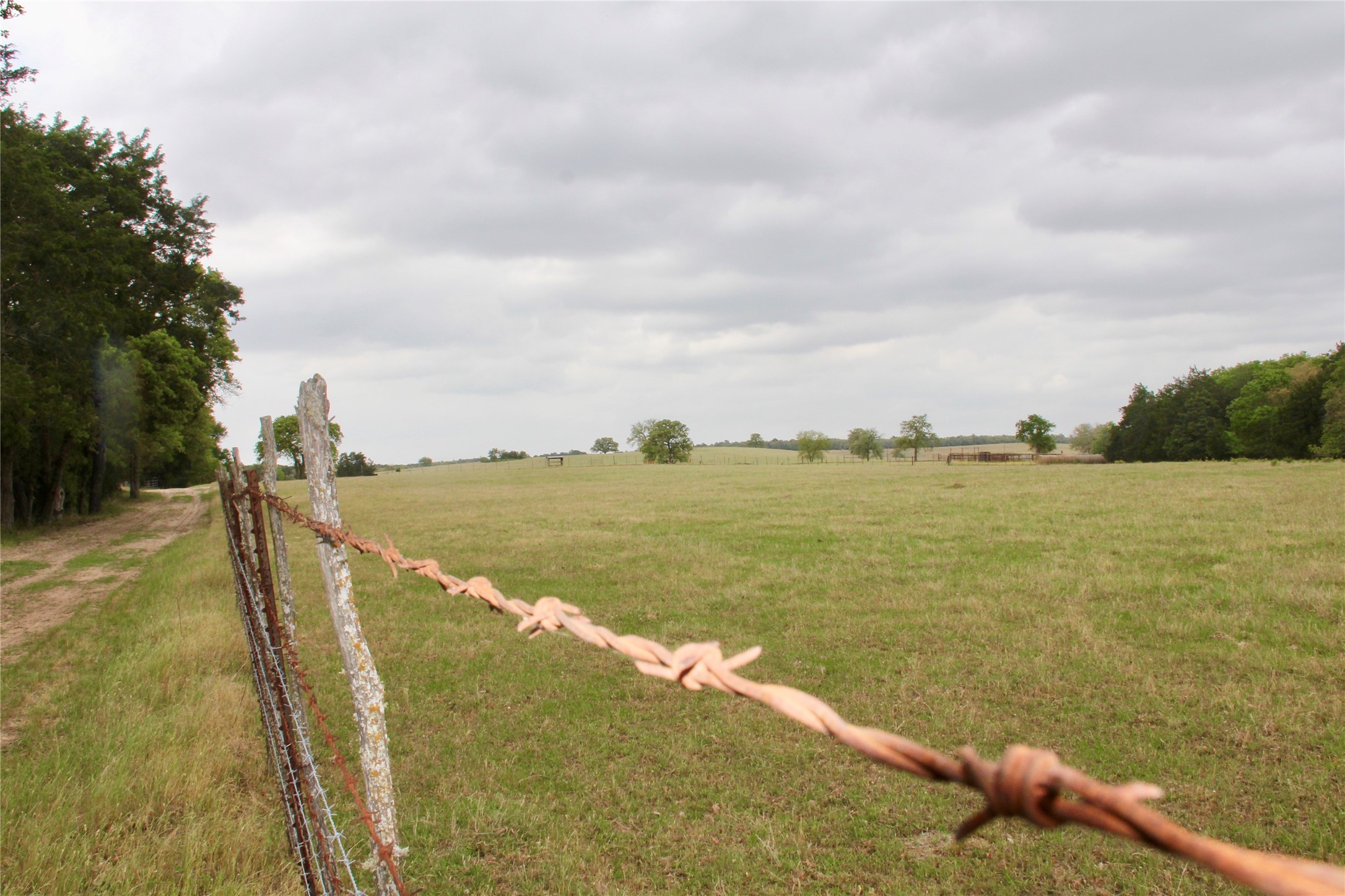 000 Edmonson, McDade, TX, 78650 | 8605069 | Realty Texas LLC