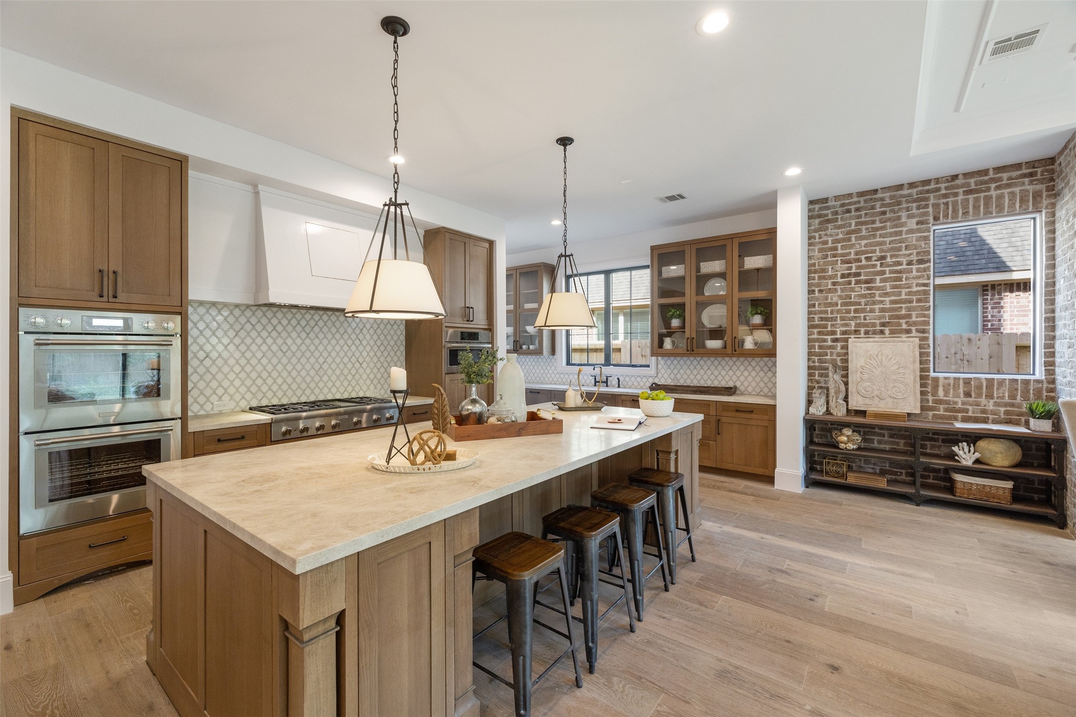 1222 Glourie Drive , Hilshire Village, TX, 77055 | 94339697 | Realty Texas LLC