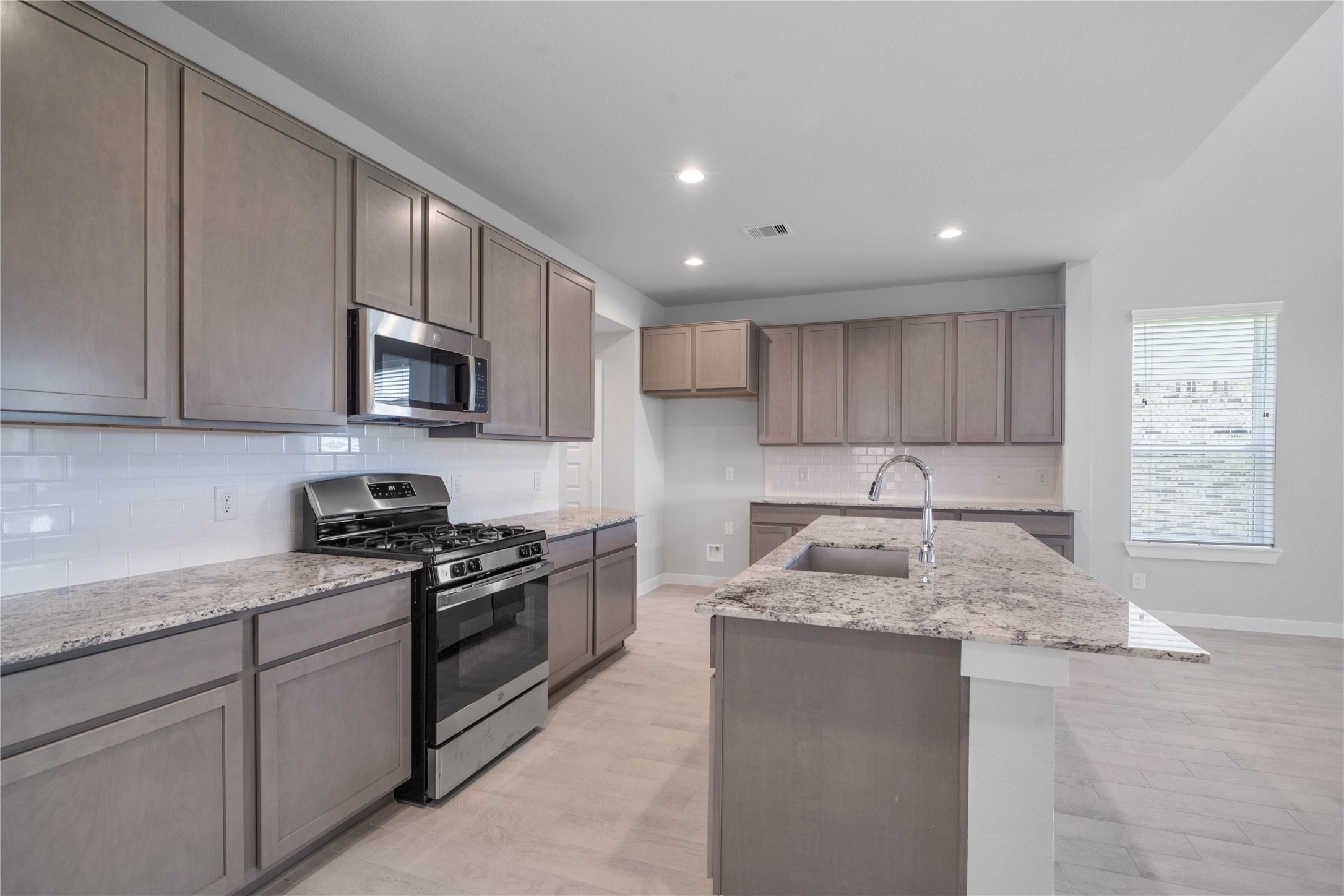 329 Spruce Oak Lane , Waller, TX, 77445 | 2585586 | Realty Texas LLC