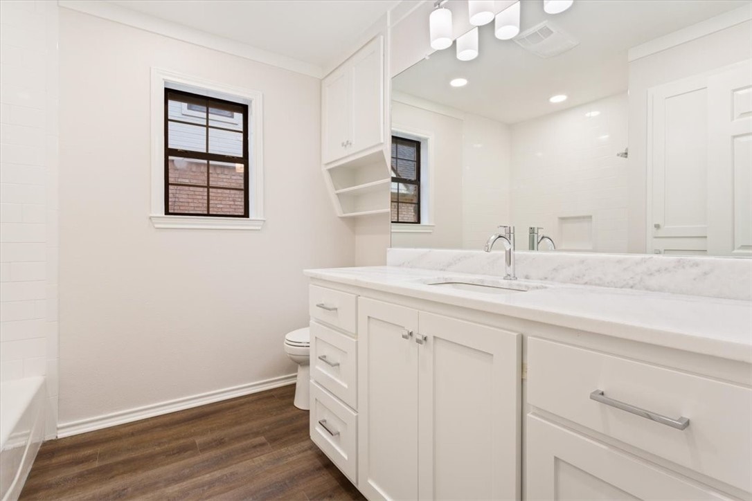 6900 Viking Drive , Waco, TX, 76710 | 220946 | Realty Texas LLC