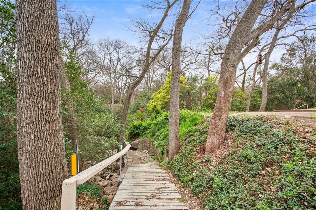 6900 Viking Drive , Waco, TX, 76710 | 220946 | Realty Texas LLC