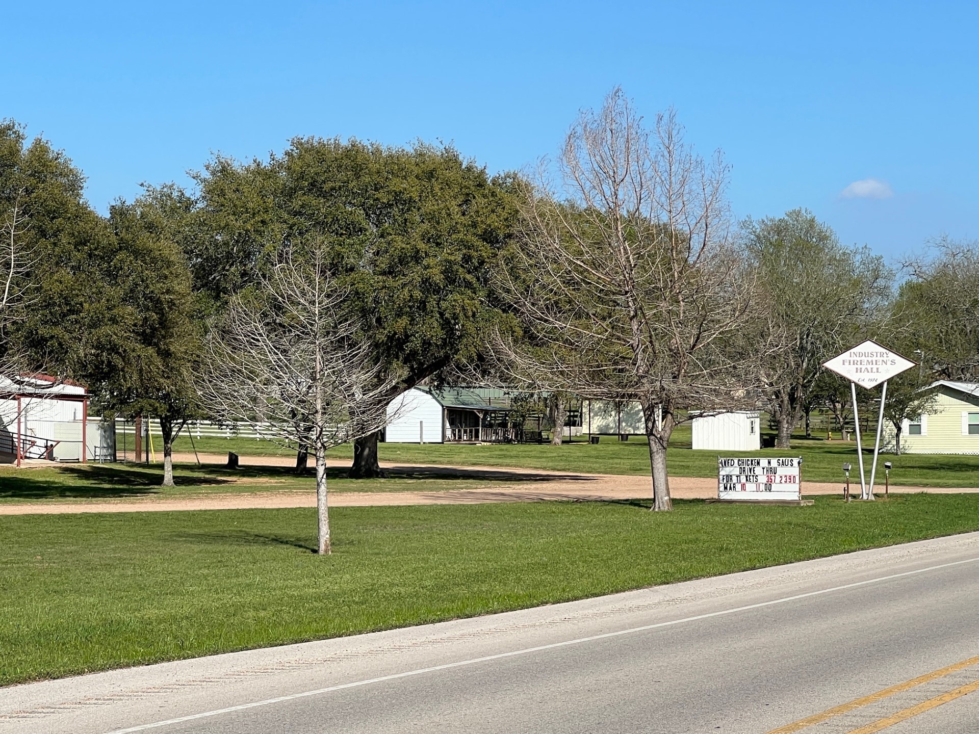 001 Blezinger Road, New Ulm, TX, 78950 | 54501275 | Realty Texas LLC