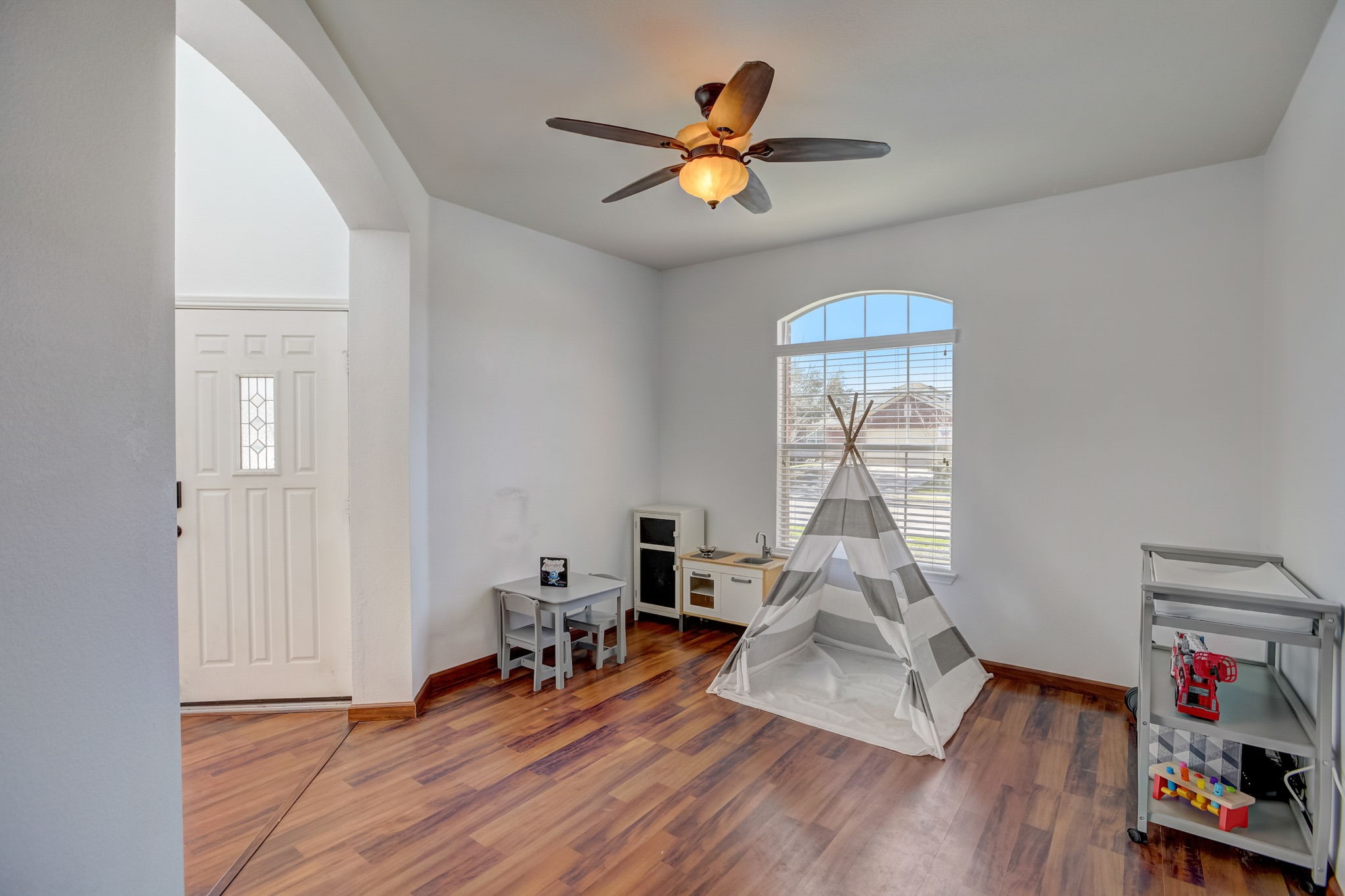 305 Waterlily WAY, Hutto, TX, 78634 | 7970119 | Realty Texas LLC