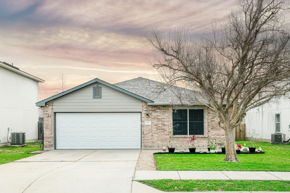 Sold: 903 Lavaca Loop Blog Image Banner