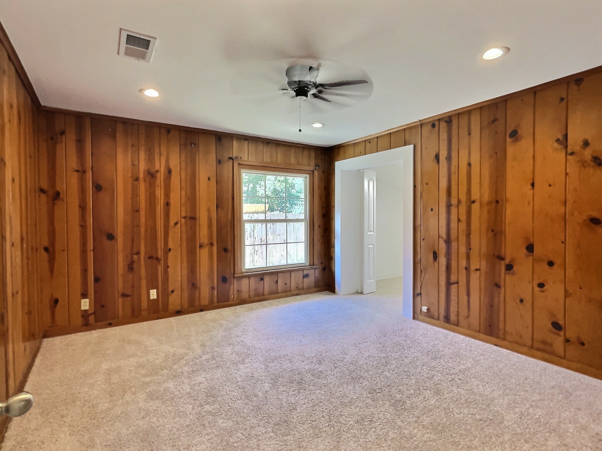1011 S Britain Road , Irving, TX, 75060 | 20557572 | Realty Texas LLC