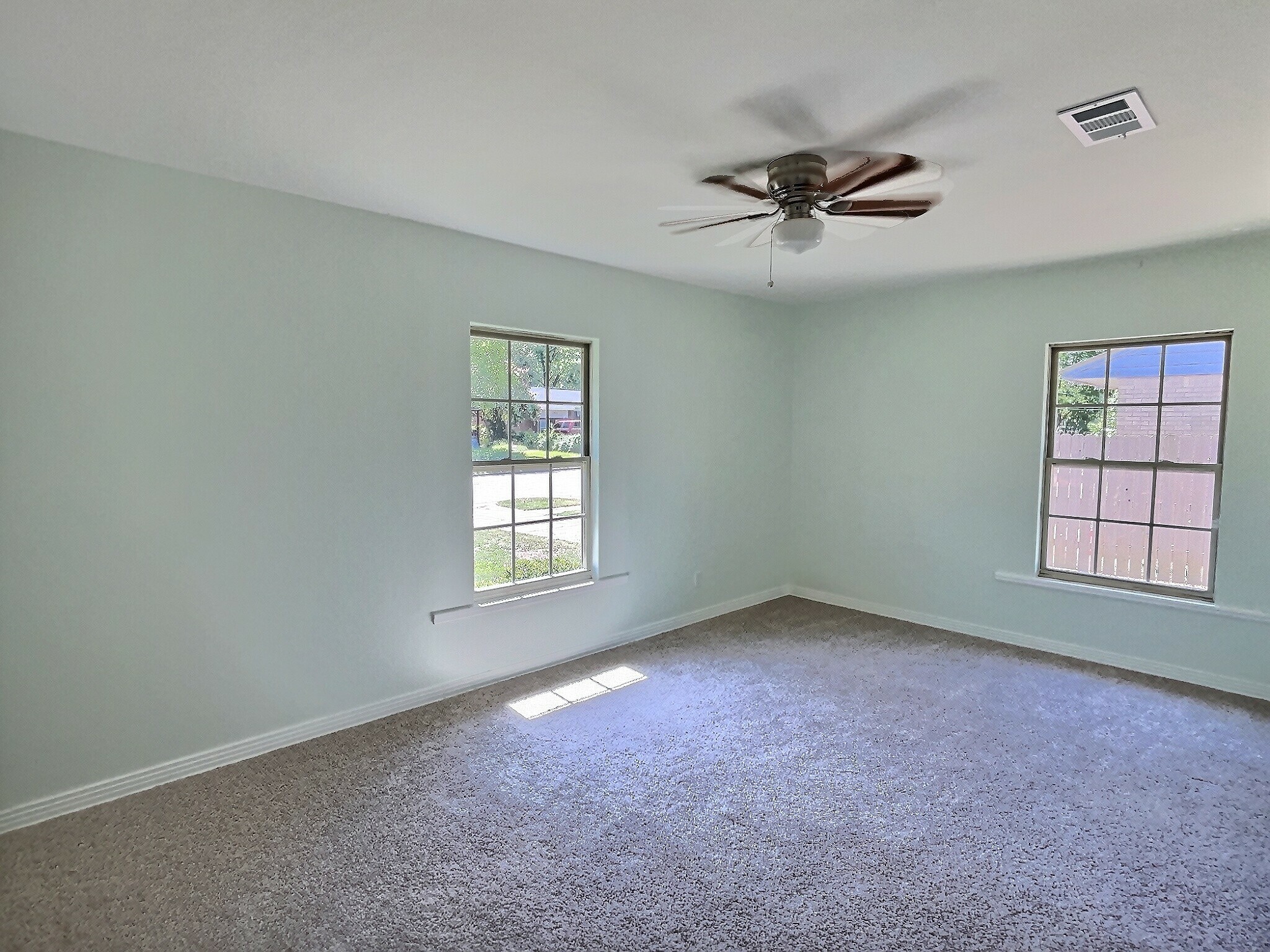1011 S Britain Road , Irving, TX, 75060 | 20557572 | Realty Texas LLC