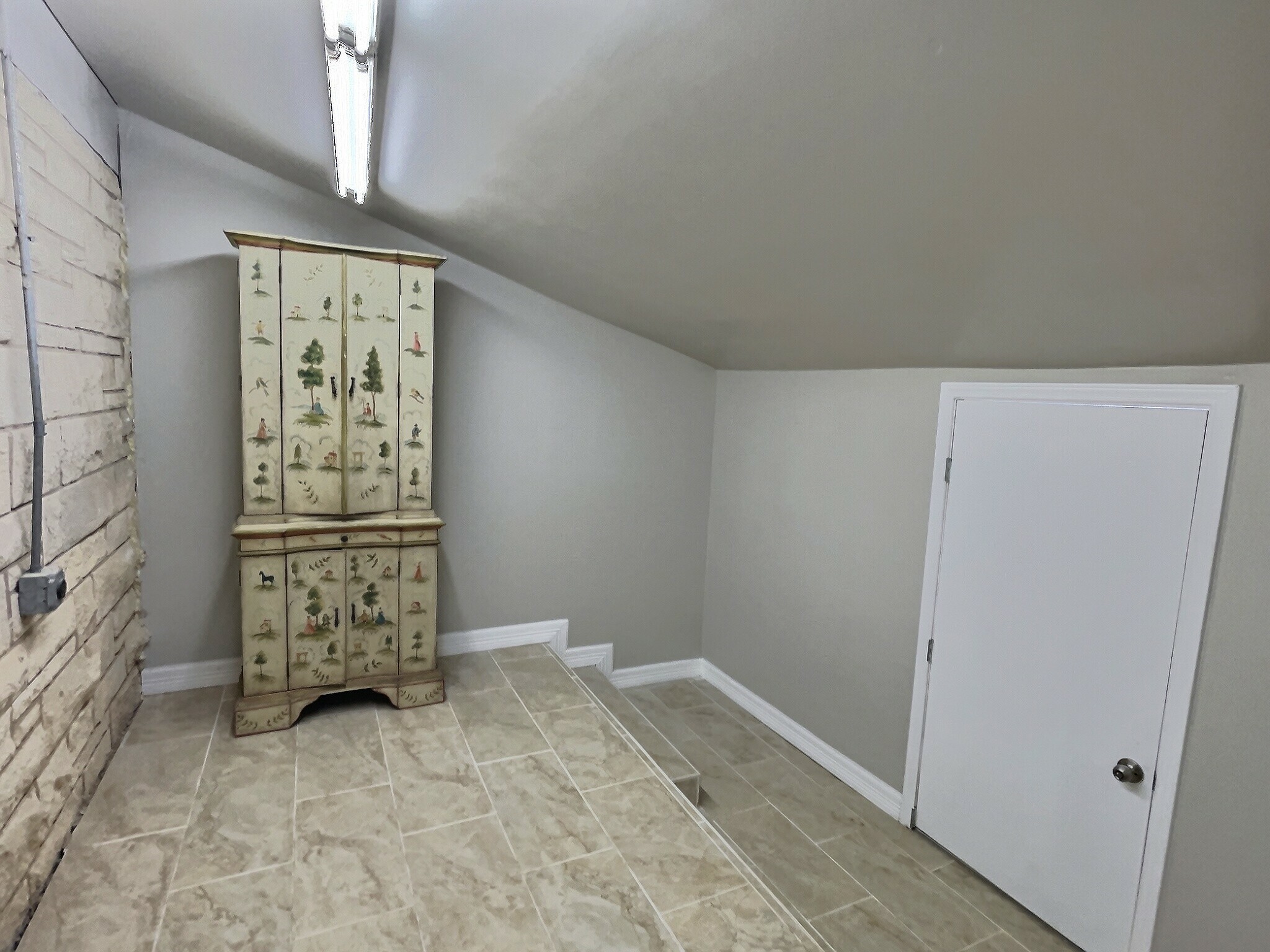 1011 S Britain Road , Irving, TX, 75060 | 20557572 | Realty Texas LLC