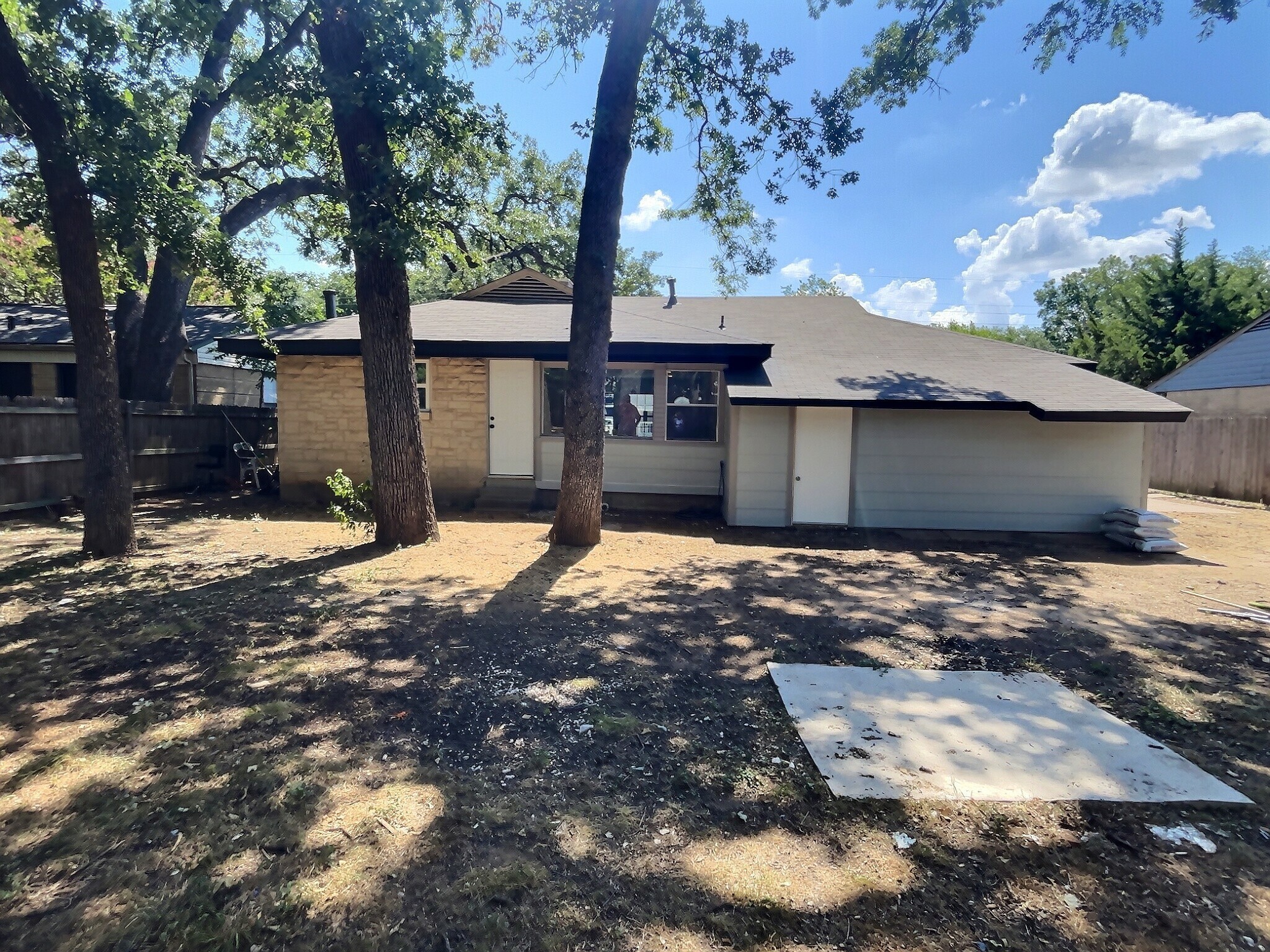 1011 S Britain Road , Irving, TX, 75060 | 20557572 | Realty Texas LLC