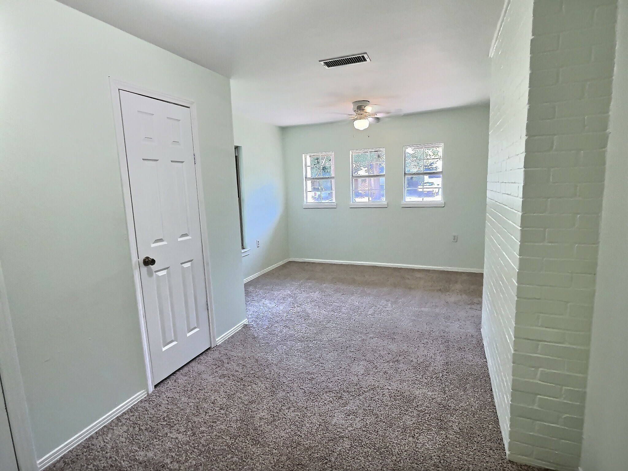 1011 S Britain Road , Irving, TX, 75060 | 20557572 | Realty Texas LLC