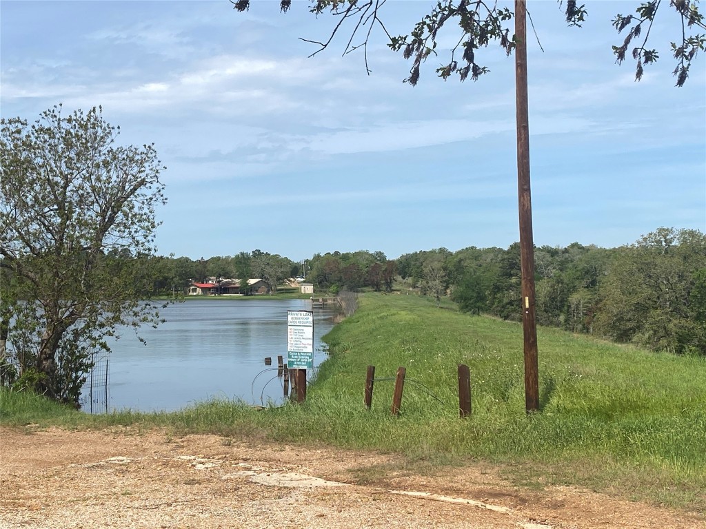 237/238 Cheyenne Drive , Smithville, TX, 78957 | 4869247 | Realty Texas LLC