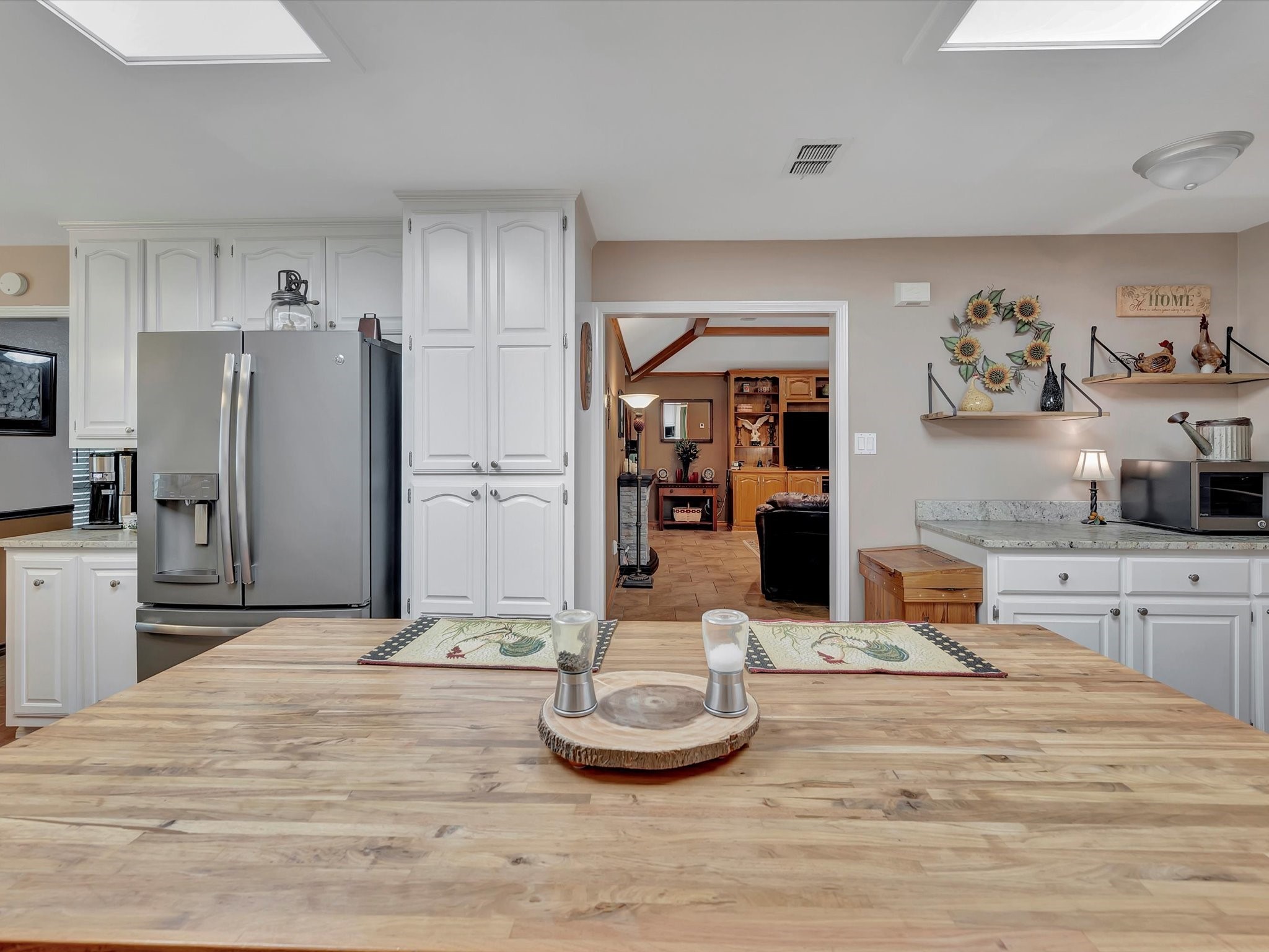 136 Woodway Street , Palestine, TX, 75801 | 48596075 | Realty Texas LLC