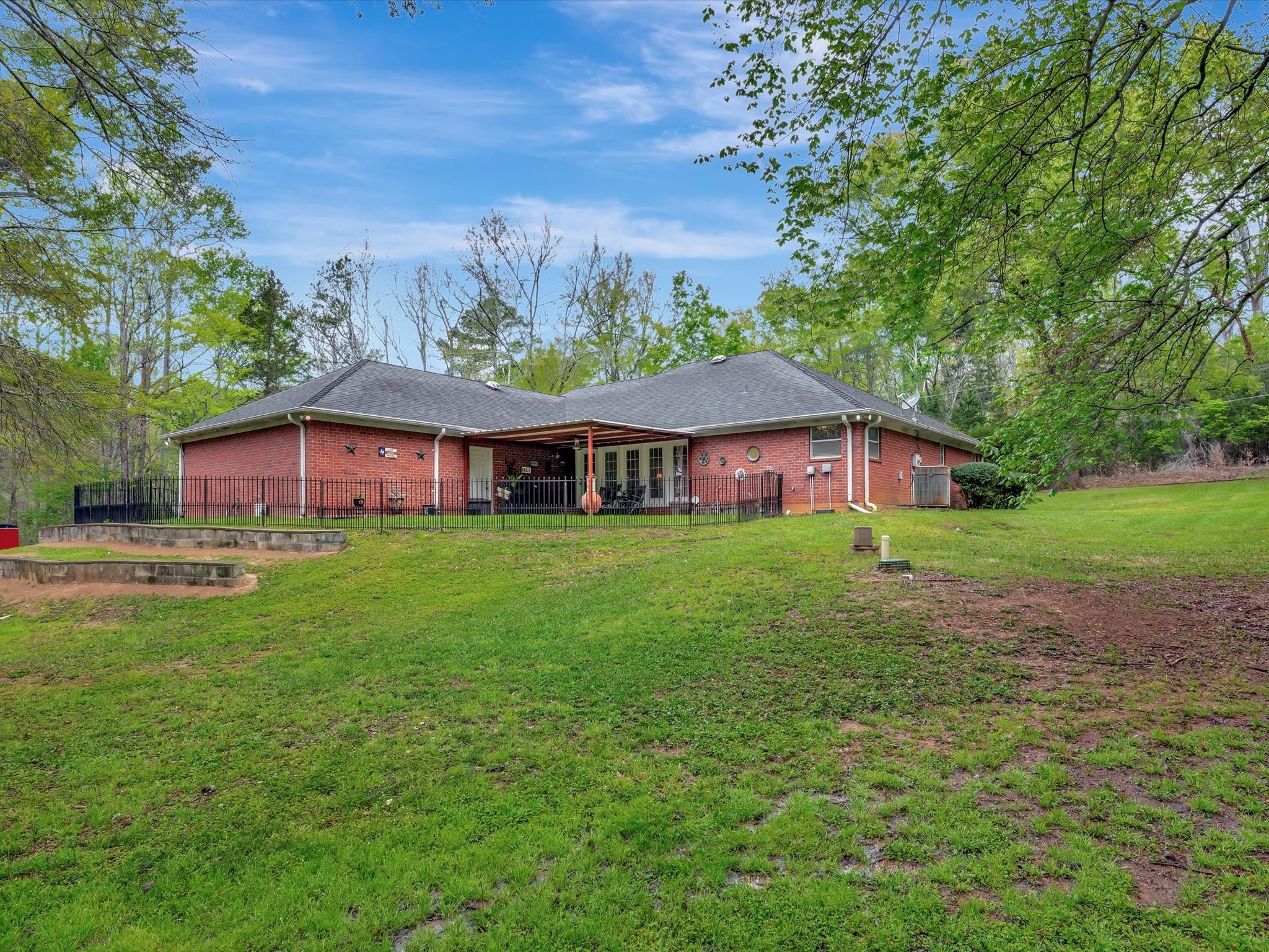 136 Woodway Street , Palestine, TX, 75801 | 48596075 | Realty Texas LLC
