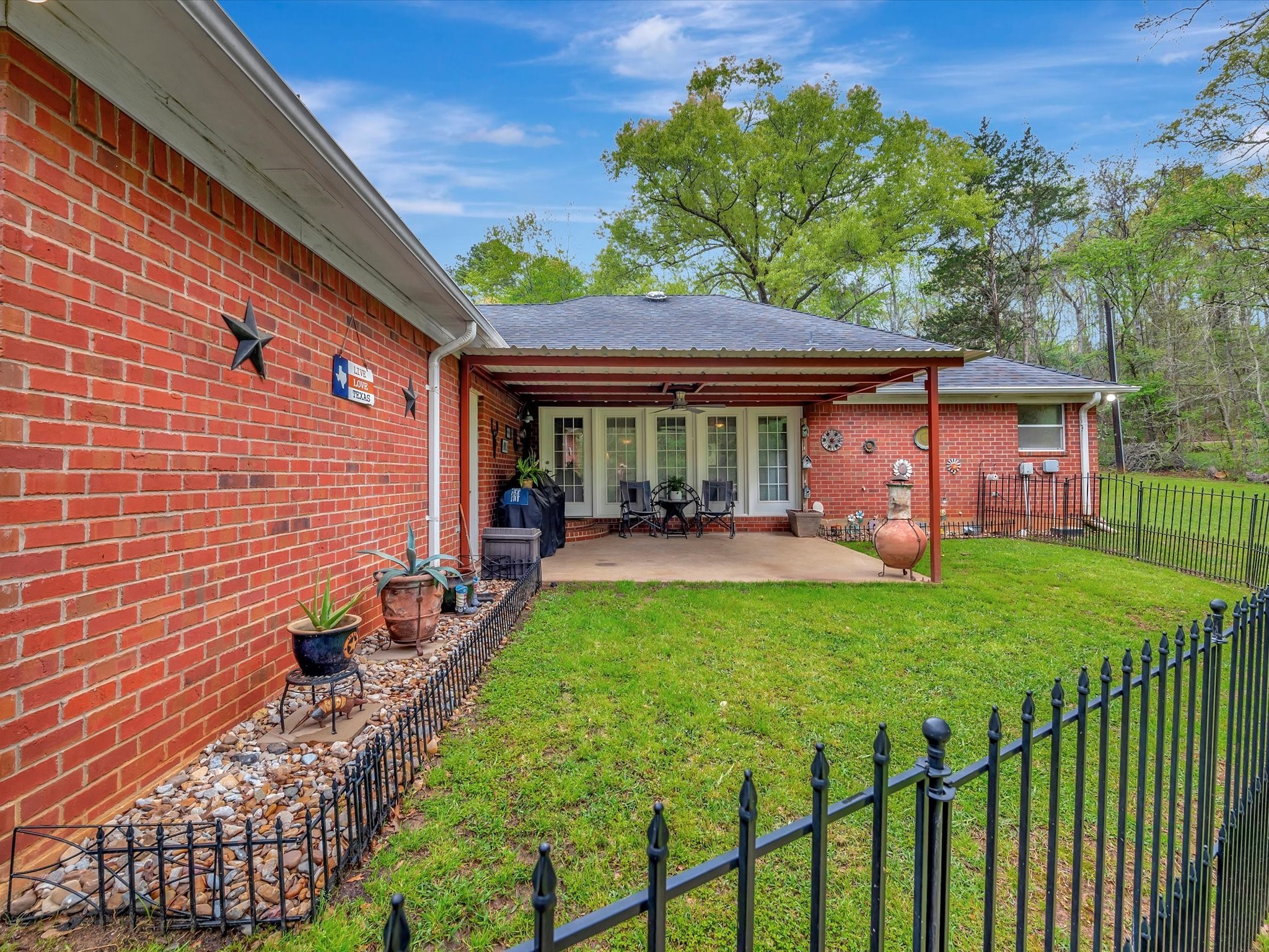 136 Woodway Street , Palestine, TX, 75801 | 48596075 | Realty Texas LLC