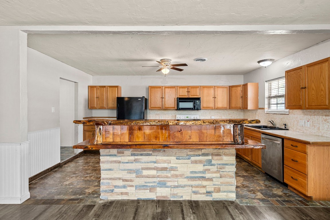 1106 W 3rd Street , Lampasas, TX, 76550 | 7878644 | Realty Texas LLC