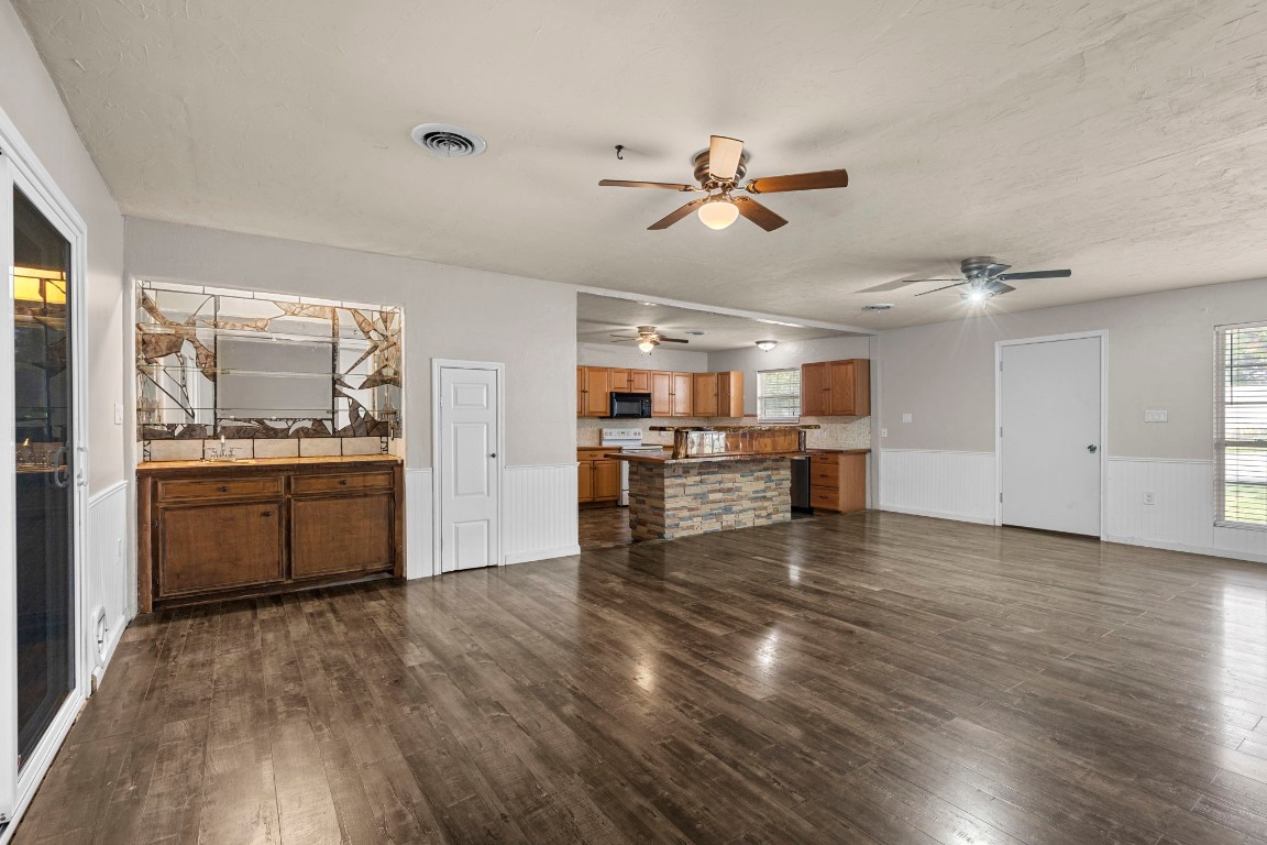 1106 W 3rd Street , Lampasas, TX, 76550 | 7878644 | Realty Texas LLC