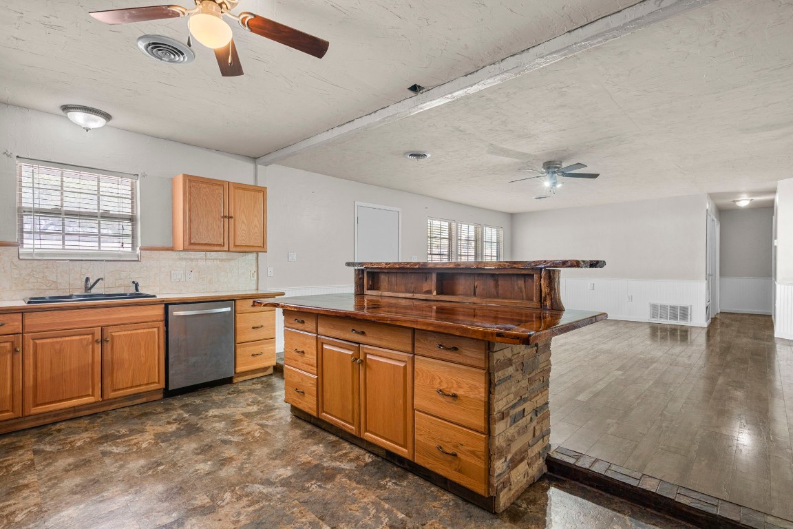 1106 W 3rd Street , Lampasas, TX, 76550 | 7878644 | Realty Texas LLC