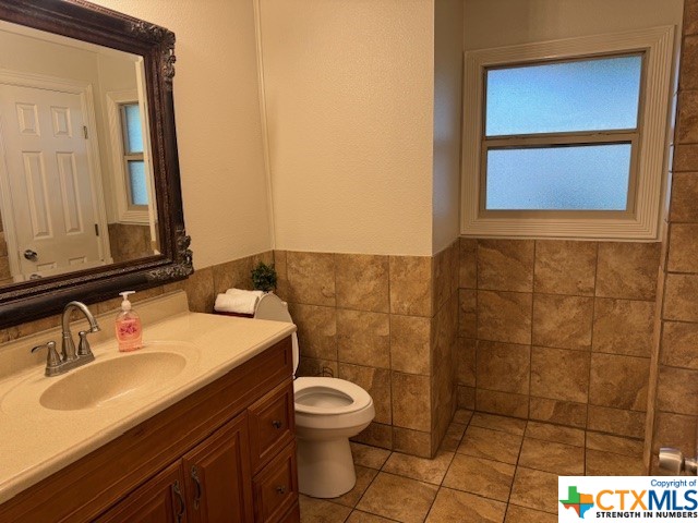 705 E Morgan Avenue , Cuero, TX, 77954 | 538984 | Realty Texas LLC