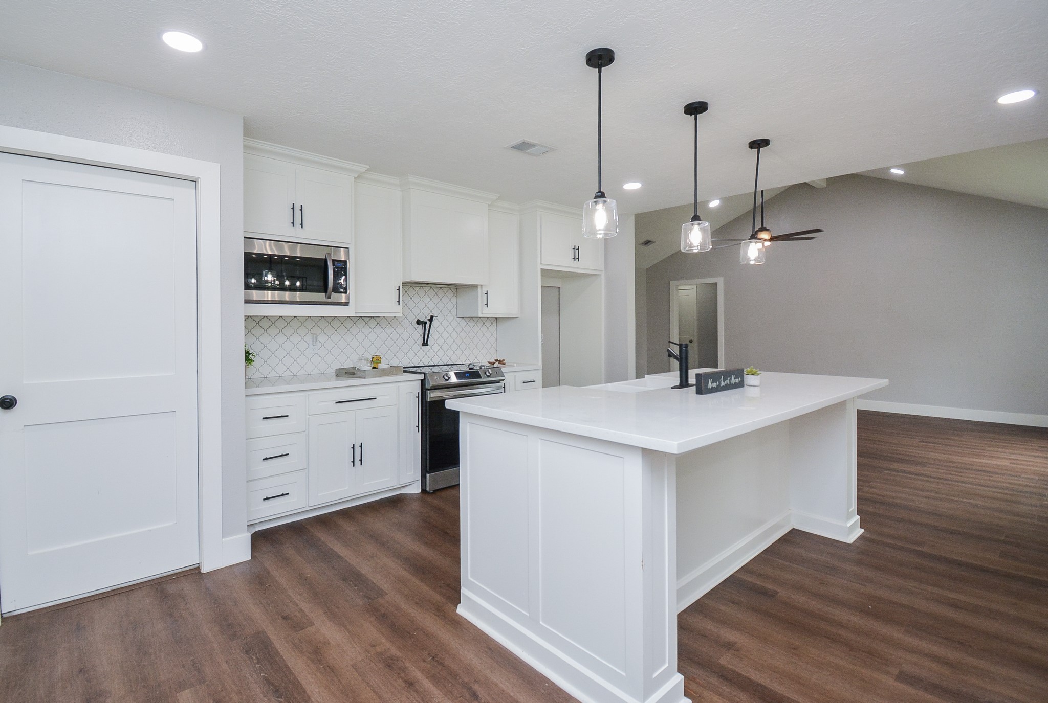 9918 Stonemont Road , La Porte, TX, 77571 | 11935017 | Realty Texas LLC