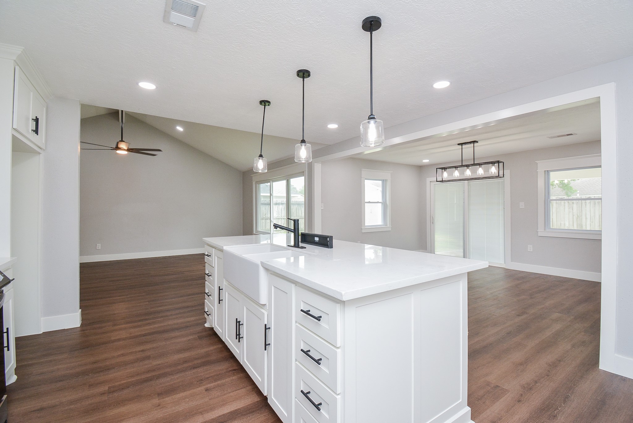 9918 Stonemont Road , La Porte, TX, 77571 | 11935017 | Realty Texas LLC