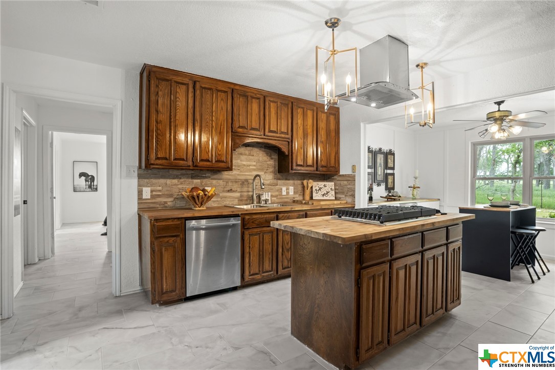 1525 County Road 224 , Florence, TX, 76527 | 535537 | Realty Texas LLC