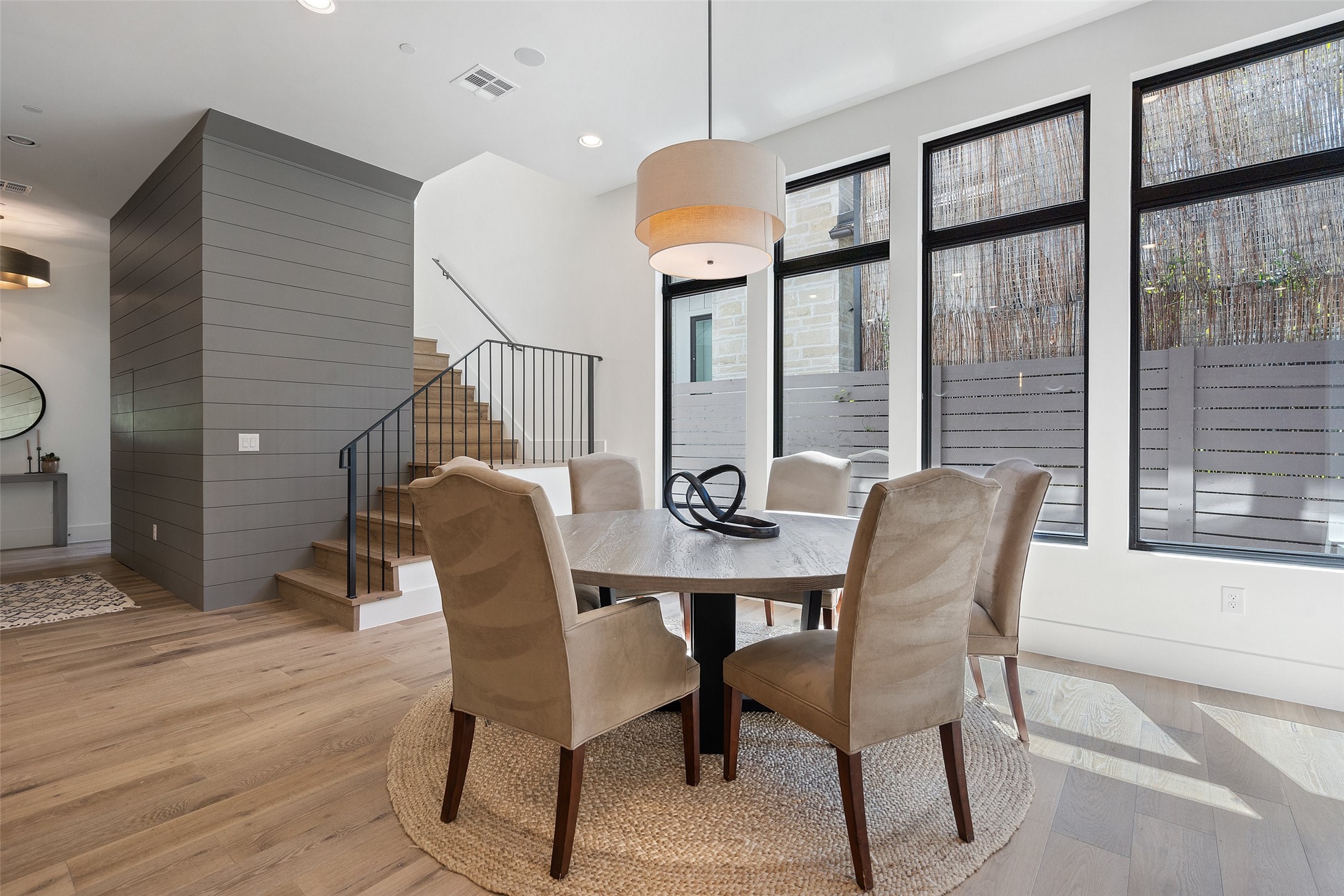 1904 Mountain View RD, Austin, TX, 78703 | 5764158 | Realty Texas LLC