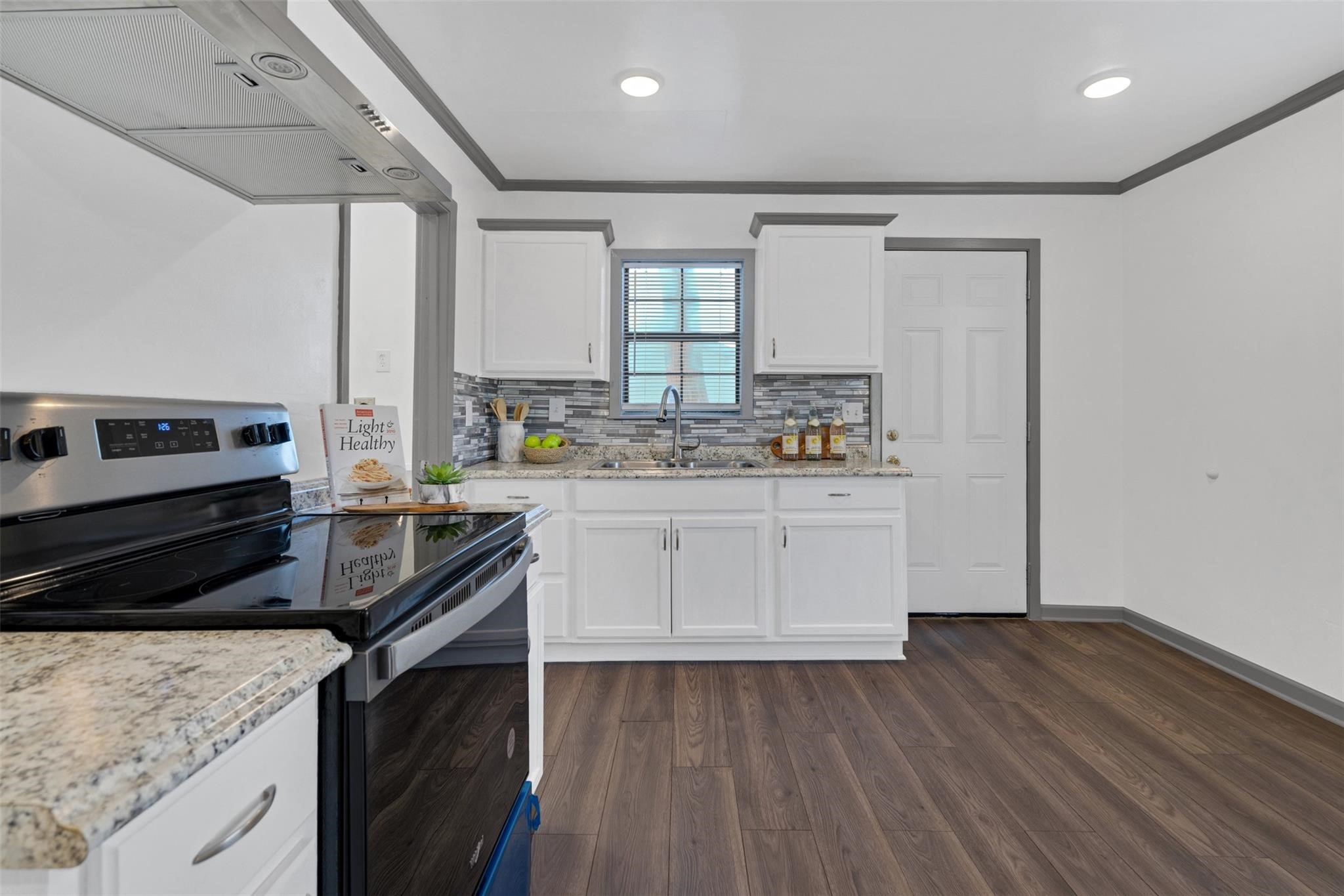 8000 Melrose Street E 