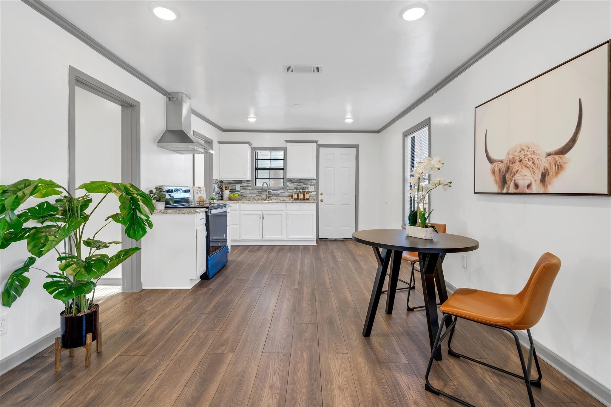 8000 Melrose Street E 