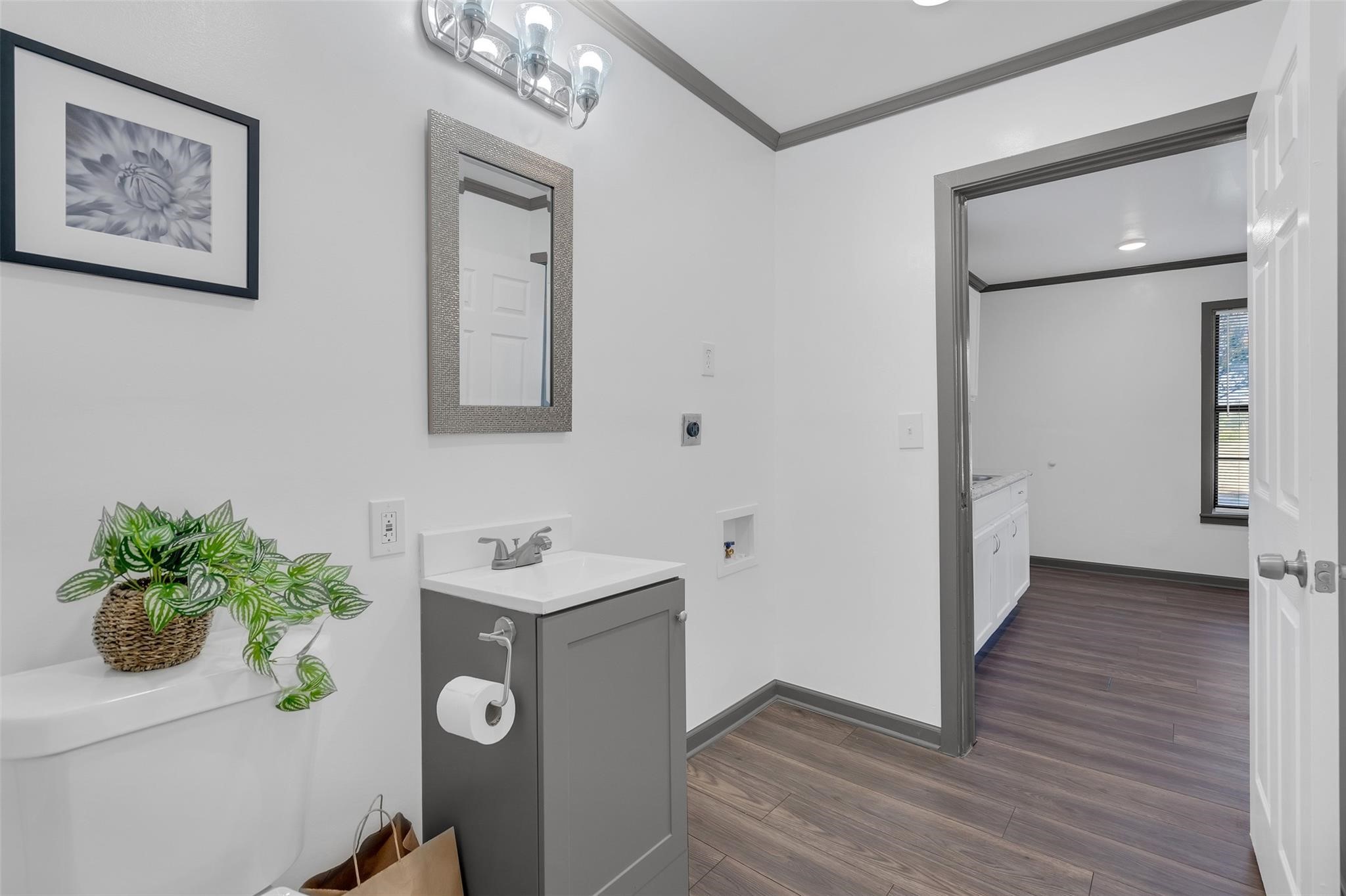 8000 Melrose Street E 