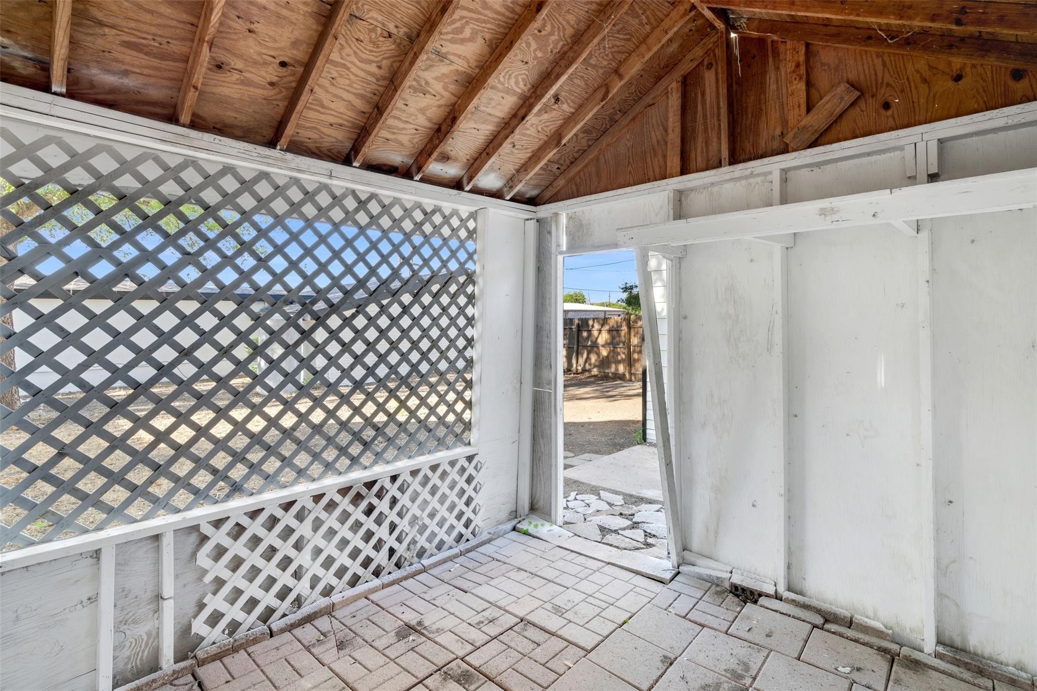 8000 Melrose Street E 