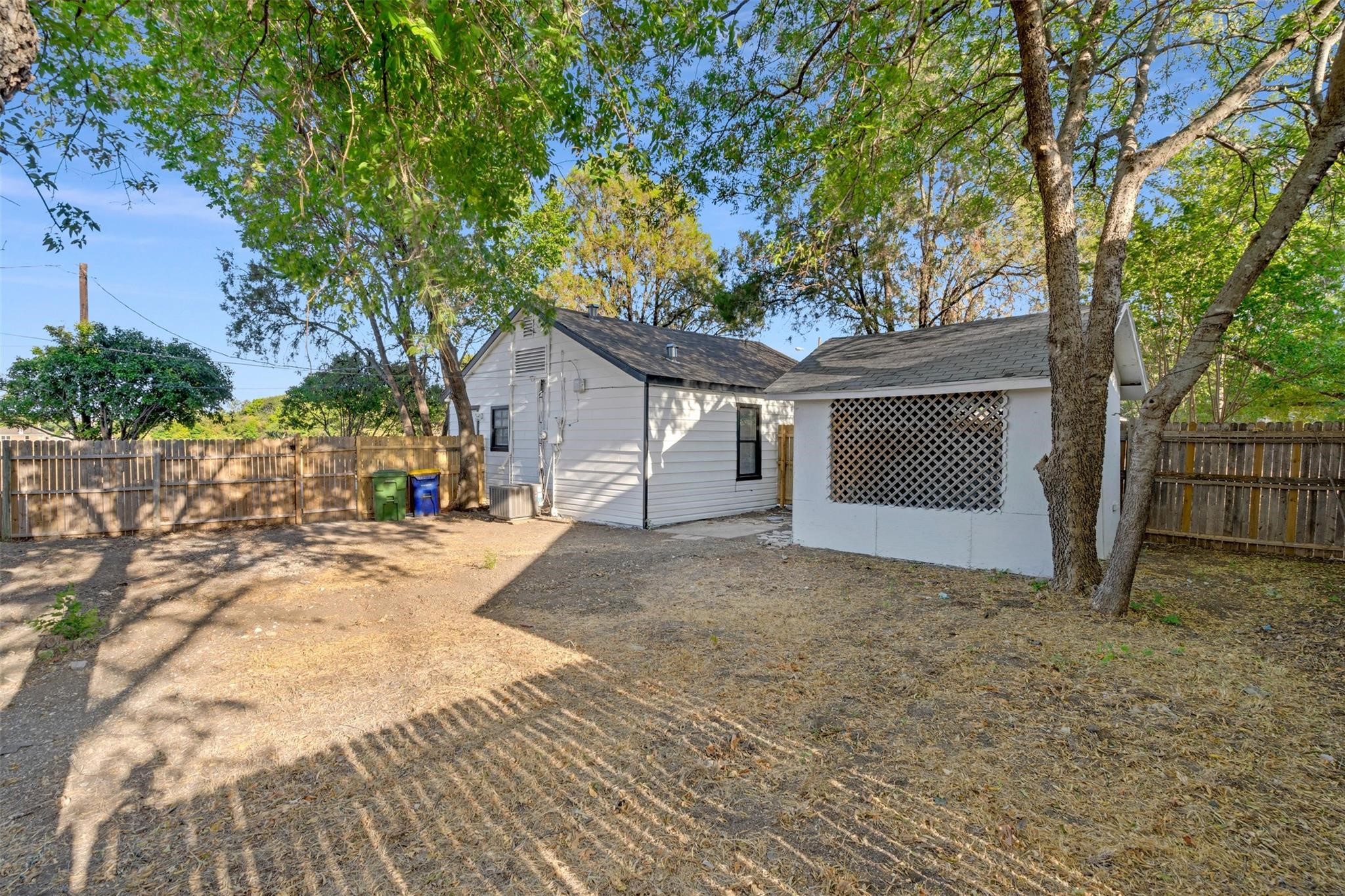 8000 Melrose Street E 